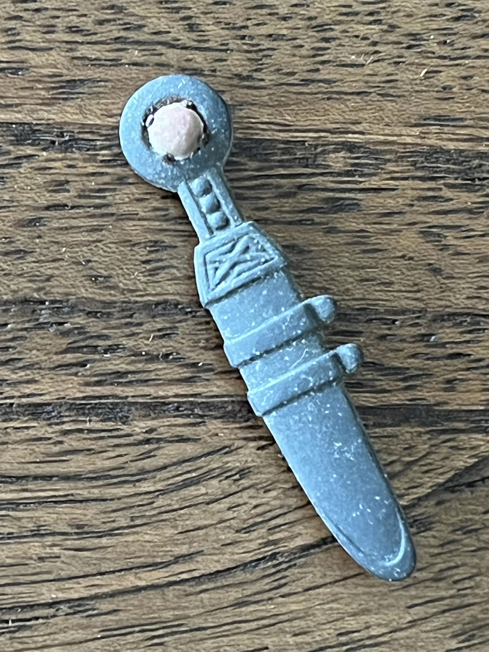 RARE WW2 GERMAN WIKING TINNIE W/MAKER MARKS: RARE WW2 GERMAN WIKING TINNIE W/MAKER MARKS. IN GOOD OVERALL SHAPE AND CONDITION. A GREAT FIND.