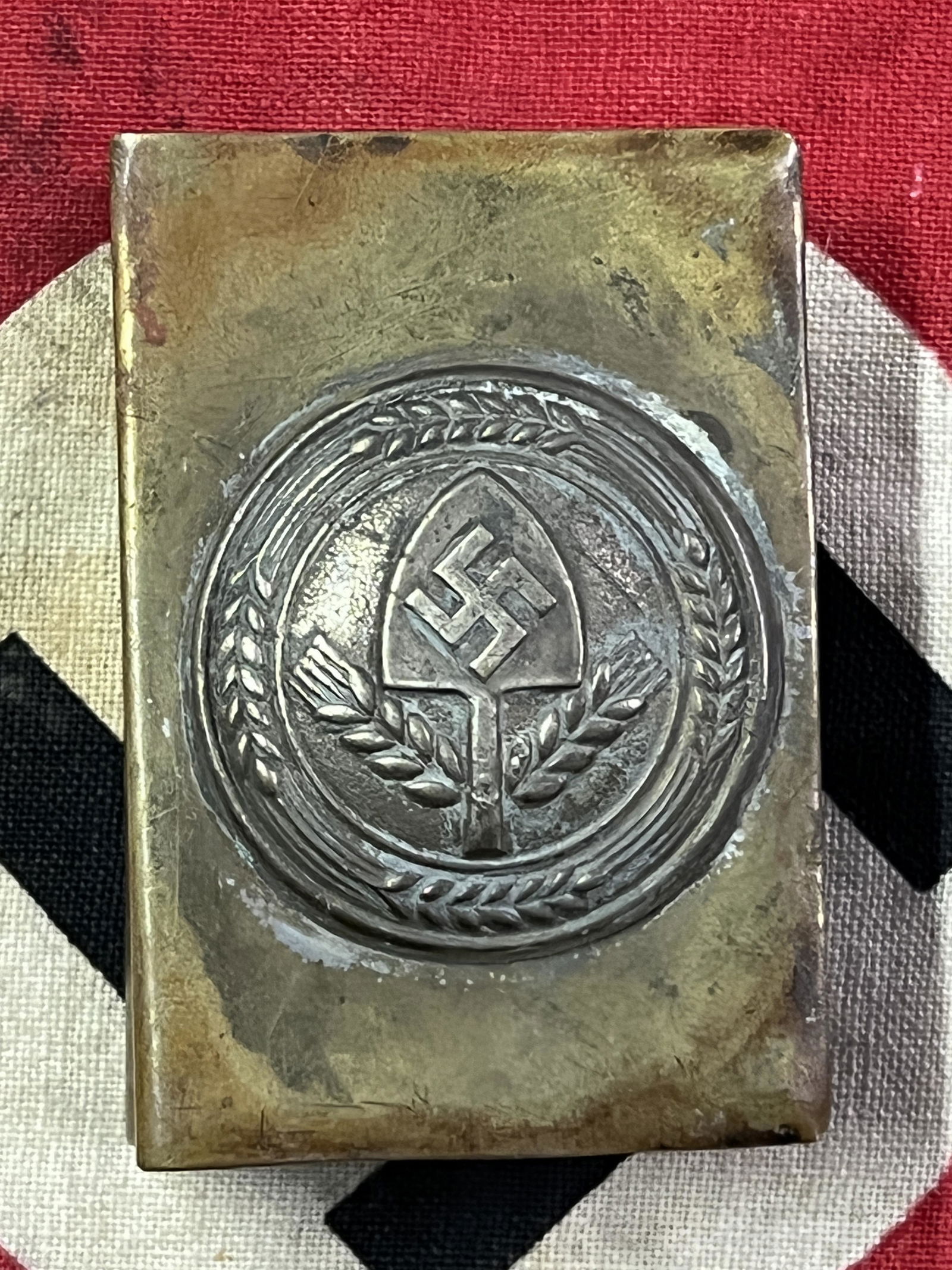 WW2 GERMAN RAD LABOR CORPS MATCHBOX CASE: WW2 GERMAN RAD LABOR CORPS MATCHBOX CASE. A RARE FIND. WAS BROUGHT BACK HOME BY A VET. IT IS IN MINT OVERALL SHAPE AND CONDITION WITH A BEAUTIFUL OVERALL PATINA. PLEASE VIEW ALL DETAILED PICTURES. A G