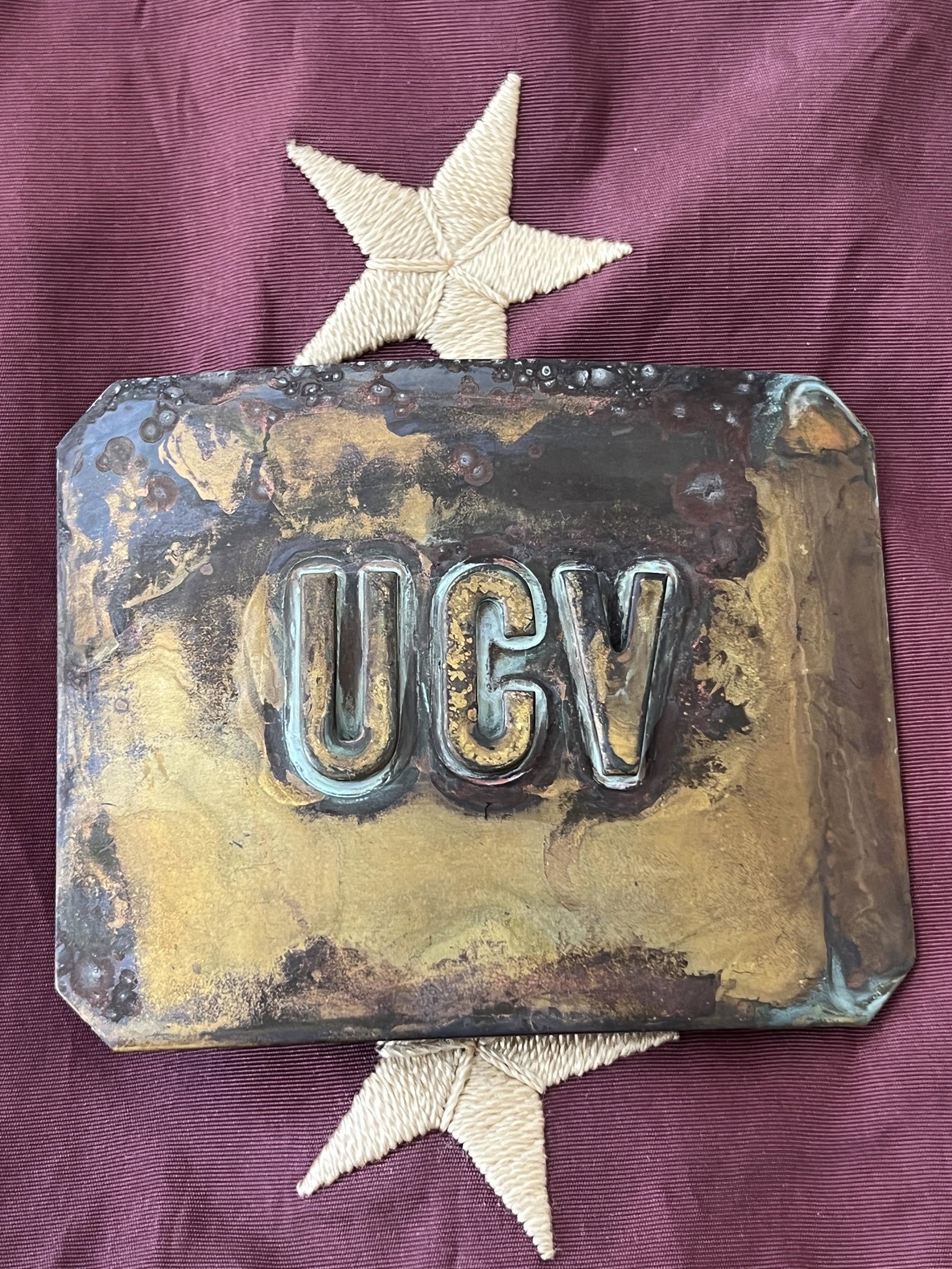 RARE CIVIL WAR UCV CONFEDERATE VETERANS BELT BUCKLE: RARE CIVIL WAR UCV CONFEDERATE VETERANS BELT BUCKLE. A RARE FIND. IT IS IN IN MINT OVERALL SHAPE AND CONDITION WITH A BEAUTIFUL OVERALL PATINA. HAS A GREAT LOOK TO IT WITH AN EXCELLENT OVERALL EYE APP