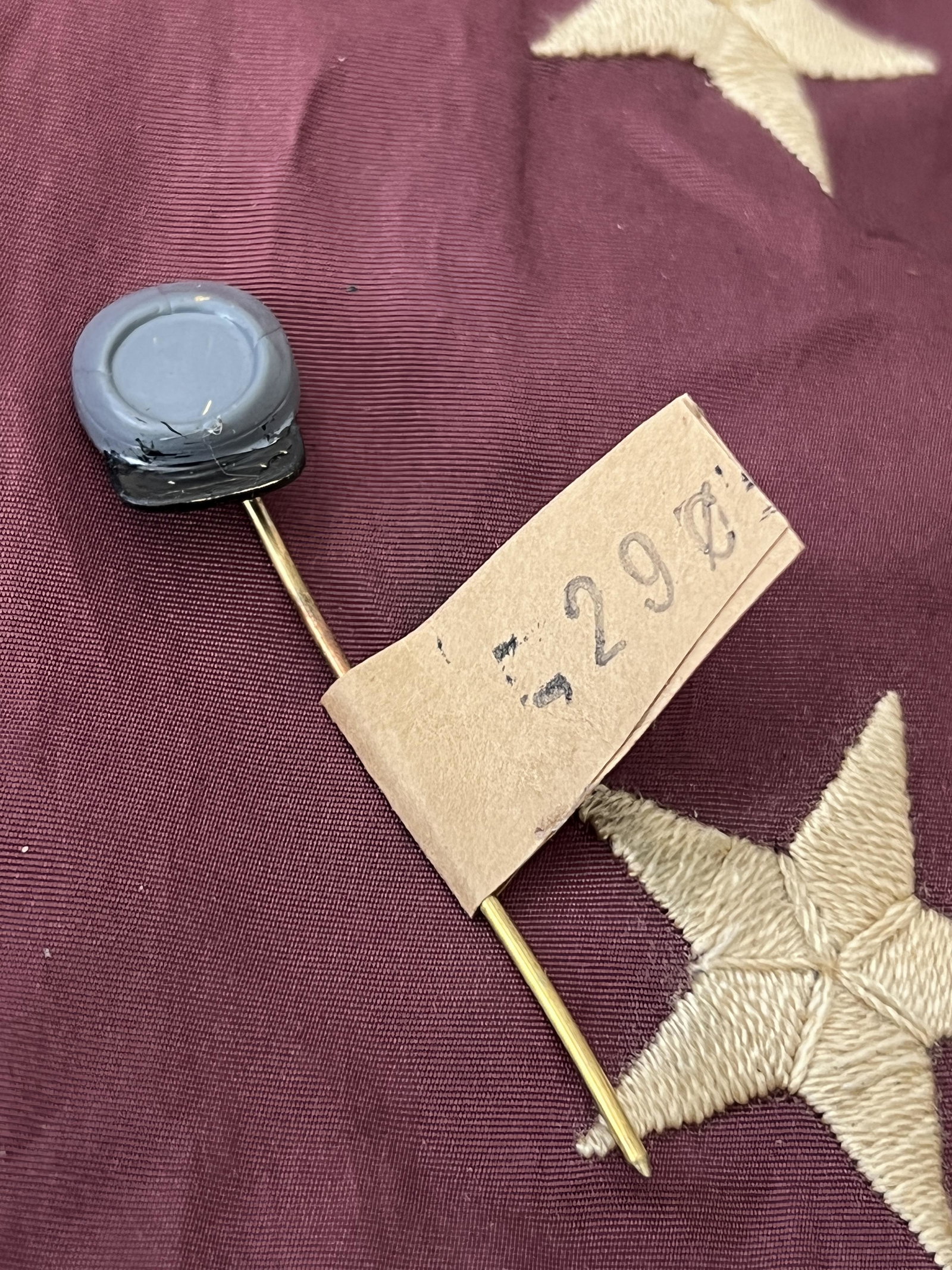 SCARCE CIVIL WAR UCV CONFEDERATE VETERANS KEPI PIN: SCARCE CIVIL WAR UCV CONFEDERATE VETERANS KEPI PIN. A RARE FIND. IT IS IN MINT OVERALL SHAPE AND CONDITION WITH A BEAUTIFUL OVERALL PATINA. HAS A GREAT LOOK TO IT WITH AN EXCELLENT OVERALL EYE APPEAL.