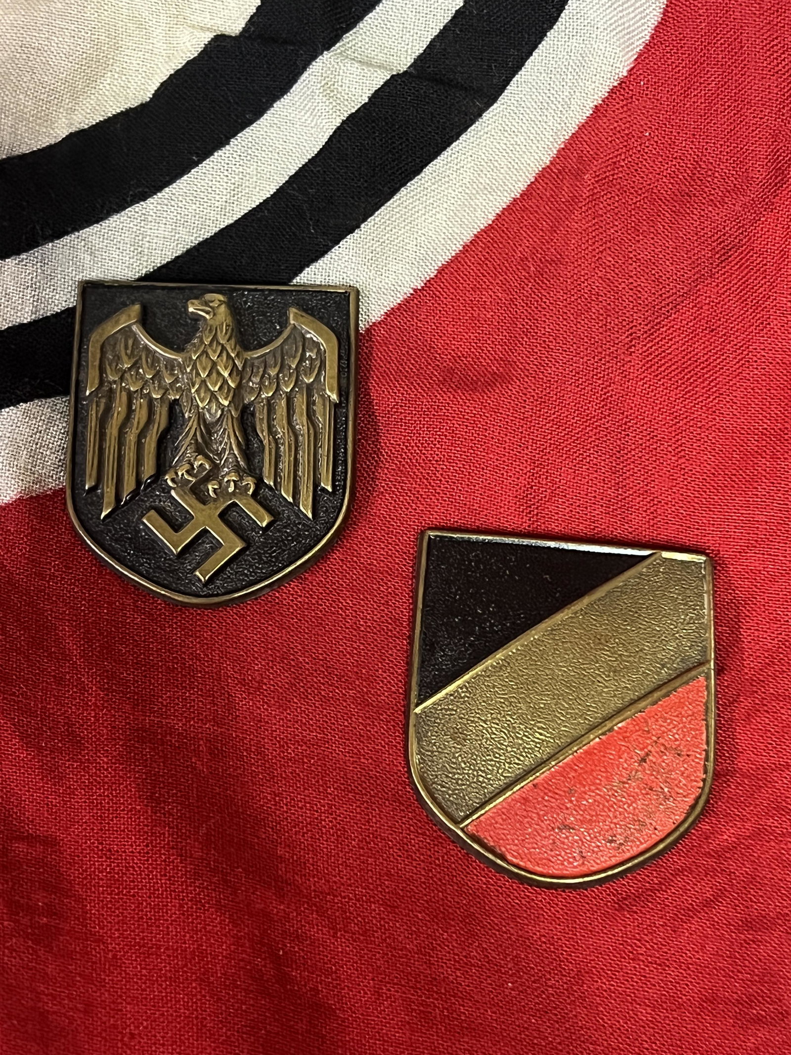 WW2 GERMAN AFRIKA KORPS HELMET INSIGNIA SHIELDS: WW2 GERMAN AFRIKA KORPS HELMET INSIGNIA SHIELDS. A RARE FIND. IT IS IN MINT OVERALL SHAPE AND CONDITION WITH A BEAUTIFUL OVERALL PATINA. HAS A GREAT LOOK TO IT WITH AN EXCELLENT OVERALL EYE APPEAL. A 