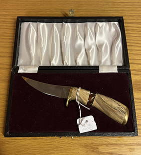 HANDMADE BY LIN SKINNING/HUNTING KNIFE IN ORIG. CASE: HANDMADE BY LIN SKINNING/HUNTING KNIFE IN ORIG. CASE. A RARE FIND. IT IS IN MINT OVERALL SHAPE AND CONDITION. A GREAT FIND AND AN EXCELLENT ADDITION TO YOUR COLLECTION.