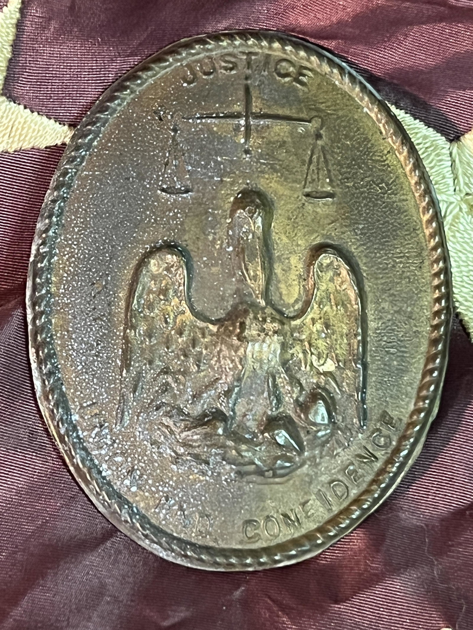 RARE CIVIL WAR CONFEDERATE LOUISIANNA BREAST PLATE: RARE CIVIL WAR CONFEDERATE LOUISIANNA BREAST PLATE. A RARE FIND. IT IS IN MINT OVERALL SHAPE AND CONDITION WITH A BEAUTIFUL OVERALL PATINA. HAS A GREAT LOOK TO IT WITH AN EXCELLENT OVERALL EYE APPEAL.