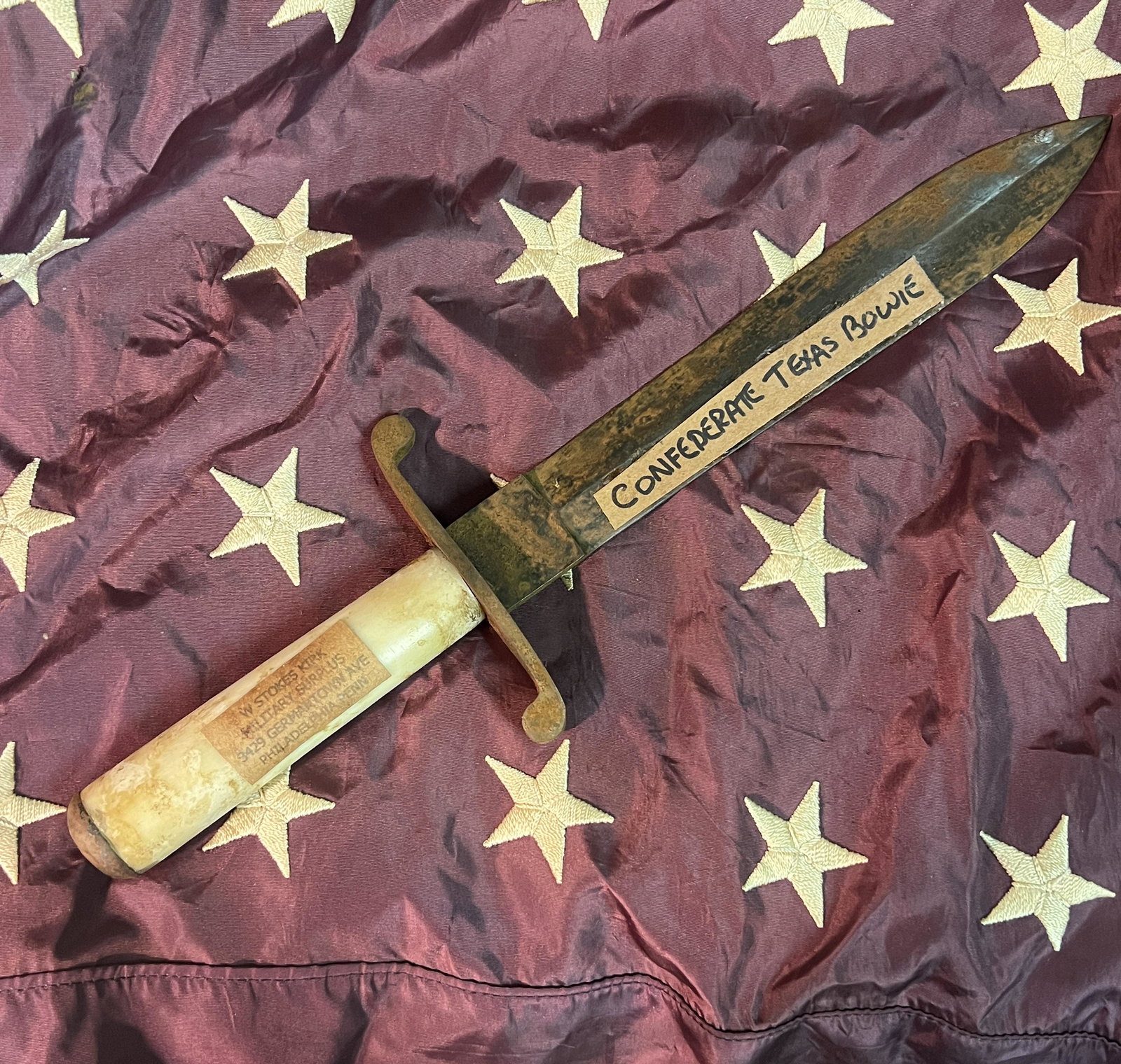 RARE CIVIL WAR CONFEDERATE TEXAS BOWIE FIGHTING KNIFE: RARE CIVIL WAR CONFEDERATE TEXAS BOWIE FIGHTING KNIFE. A RARE FIND. SHOWS HEAVY USE DURING BATTLE. HAS A GREAT LOOK TO IT WITH AN EXCELLENT OVERALL EYE APPEAL. PLEASE VIEW ALL DETAILED PICTURES. A GRE
