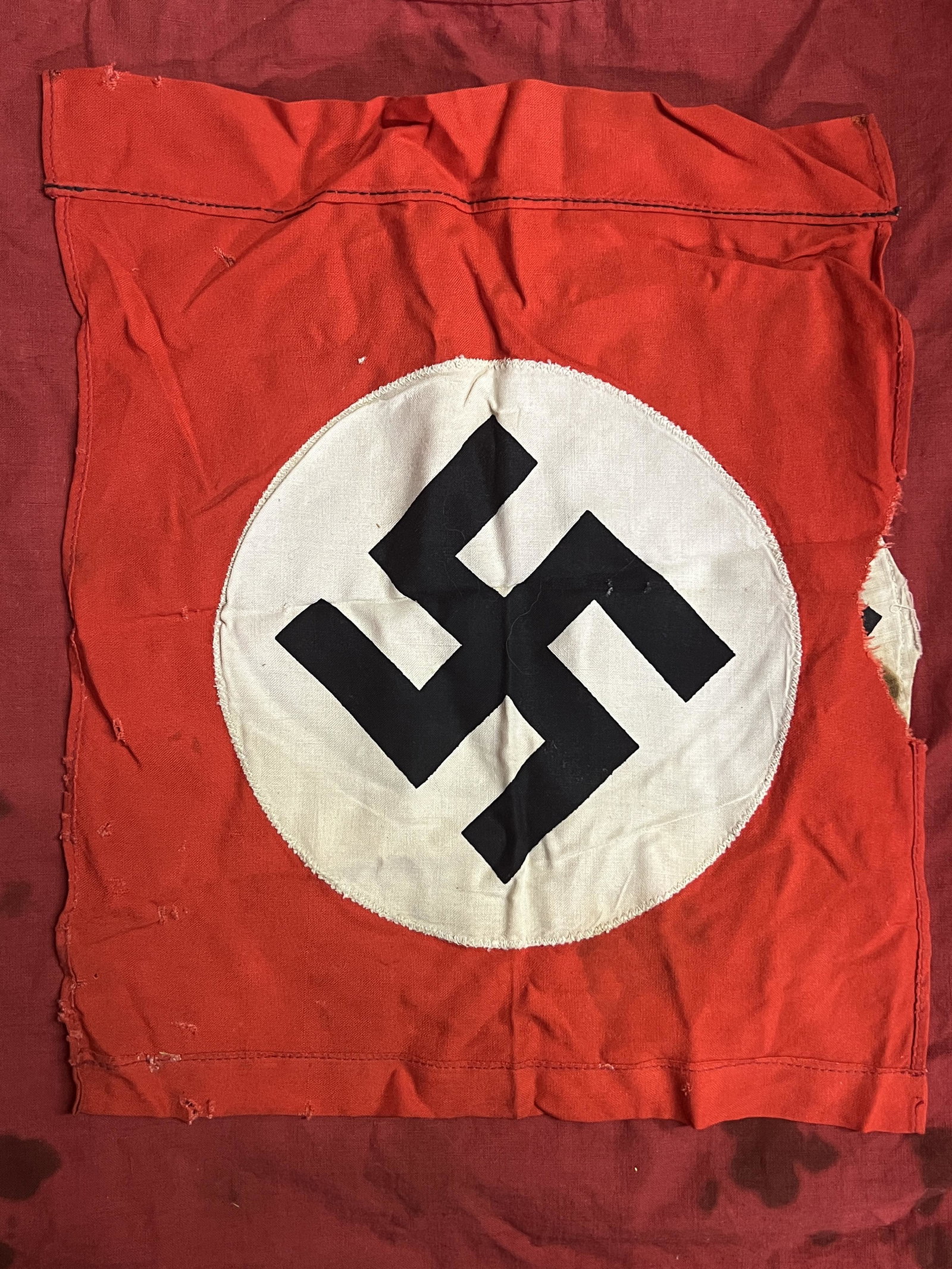 VET BRING BACK WW2 GERMAN NSDAP FLAG: VET BRING BACK WW2 GERMAN NSDAP FLAG. SHOWS HEAVY WEAR AND TEAR. IT IS IN MINT OVERALL SHAPE AND CONDITION WITH A BEAUTIFUL OVERALL PATINA. A GREAT FIND AND AN EXCELLENT ADDITION TO YOUR COLLECTION.
