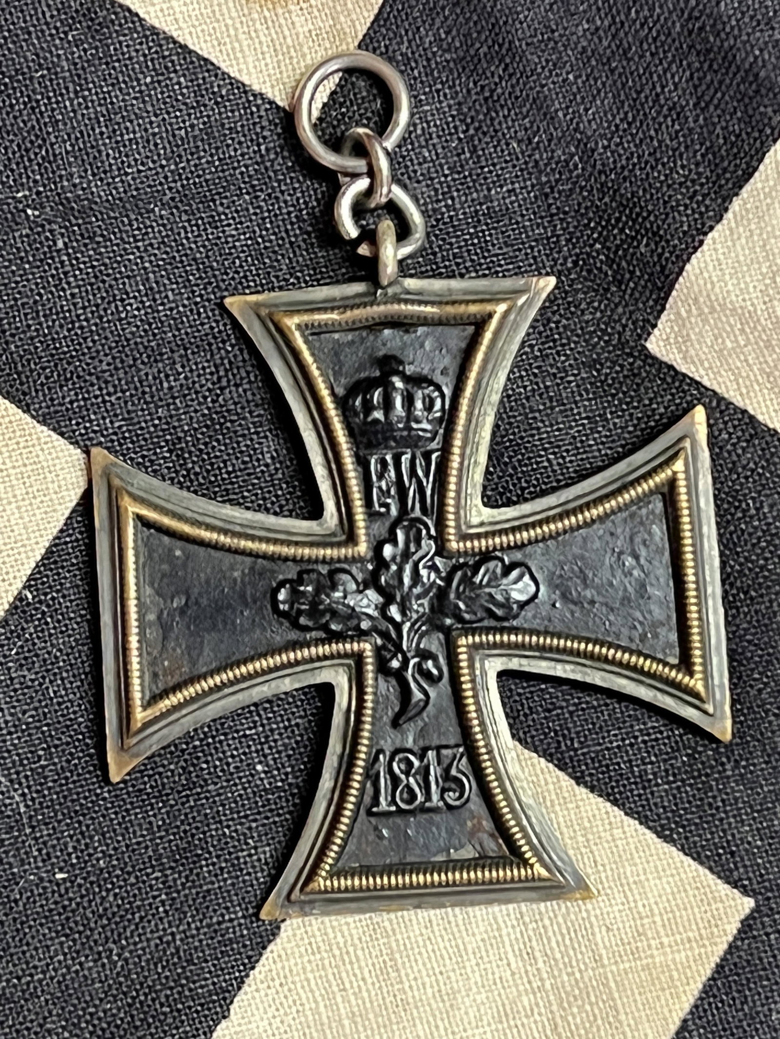 RARE WW1 GERMAN PRUSSIAN IRON CROSS: RARE WW1 GERMAN PRUSSIAN IRON CROSS. A RARE FIND. IT IS IN MINT OVERALL SHAPE AND CONDITION WITH A BEAUTIFUL OVERALL PATINA. HAS A GREAT LOOK TO IT WITH AN EXCELLENT OVERALL EYE APPEAL. A GREAT FIND A