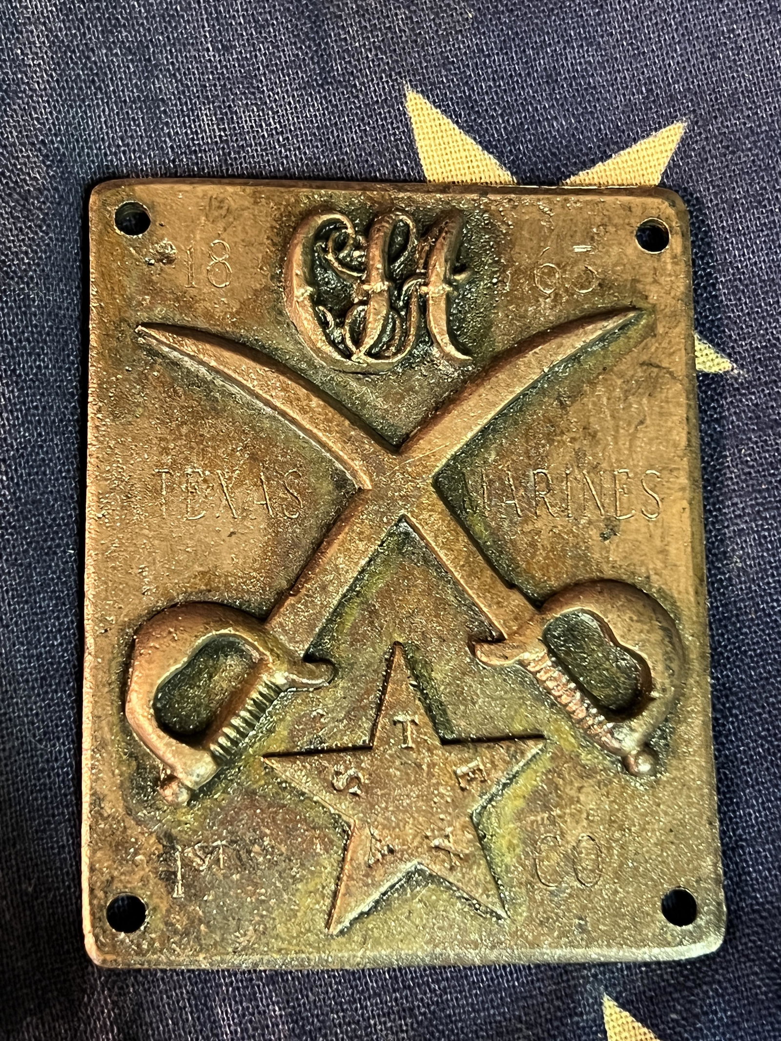 CIVIL WAR CSA TEXAS MARINES 1863 PLAQUE BADGE: CIVIL WAR CSA TEXAS MARINES 1863 PLAQUE BADGE. MARKED CAMP GALVESTON ON THE BACK. IT IS IN MINT OVERALL SHAPE AND CONDITION WITH A BEAUTIFUL OVERALL PATINA. PLEASE VIEW ALL DETAILED PICTURES. A GREAT 