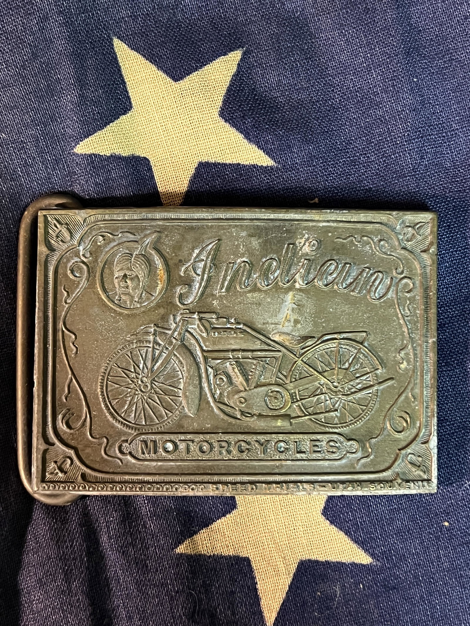 ANTIQUE RARE INDIAN MOTORCYCLES BELT BUCKLE: ANTIQUE RARE INDIAN MOTORCYCLES BELT BUCKLE. A RARE FIND. IT IS IN MINT OVERALL SHAPE AND CONDITION. A GREAT ADDITION TO YOUR COLLECTION.