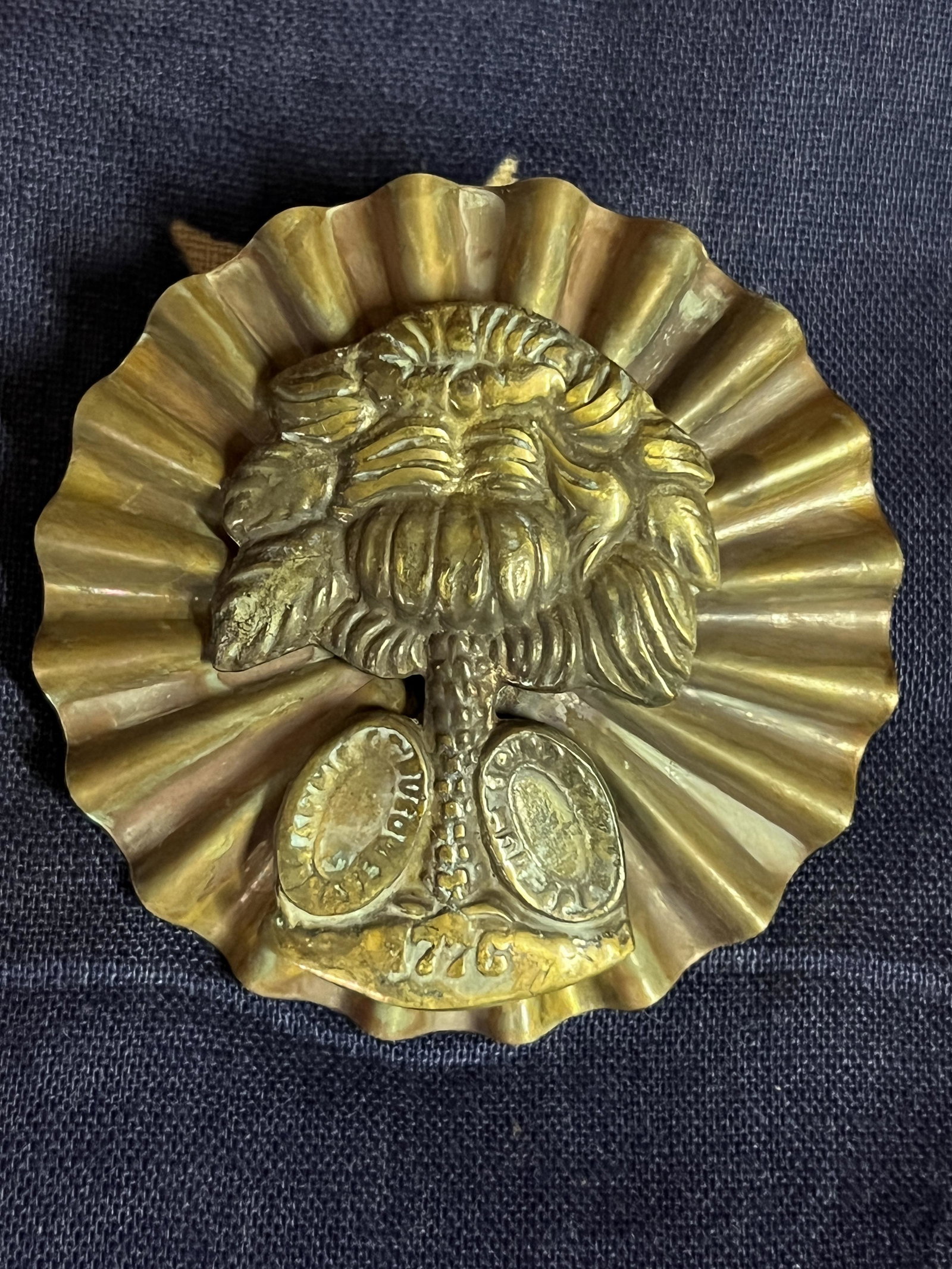 CIVIL WAR CONFEDERATE PALMETTO SOUTH CAROLINA HAT PLATE: CIVIL WAR CONFEDERATE PALMETTO SOUTH CAROLINA HAT PLATE. A RARE FIND. IT IS IN MINT OVERALL SHAPE AND CONDITION WITH A BEAUTIFUL OVERALL PATINA. A GREAT FIND AND AN EXCELLENT ADDITION TO YOUR COLLECTI