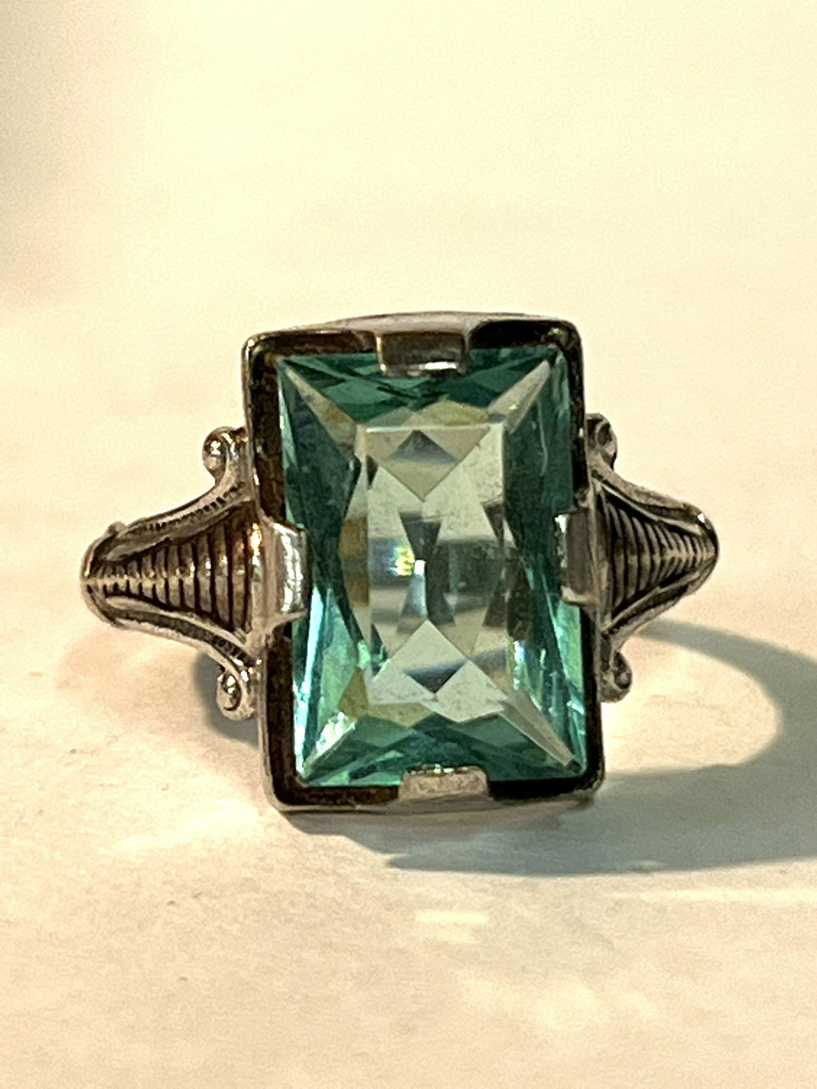 ART DECO STERLING 3 CT GREEN GEMSTONE FILIGREE RING SZ 6 (1 of 3)