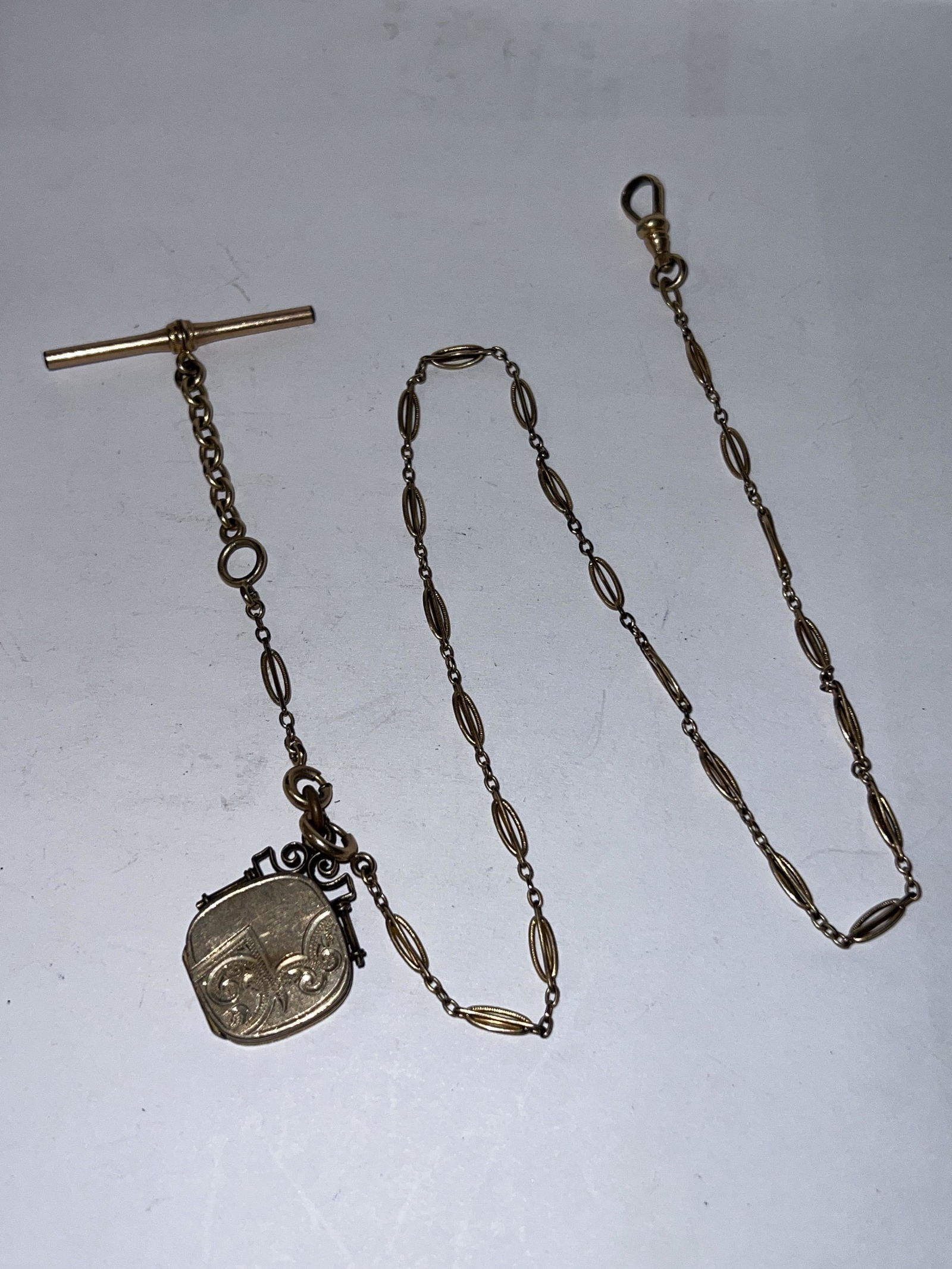 VICTORIAN GOLD FILLED POCKET WATCH CHAIN W/LOCKET (1 of 4)
