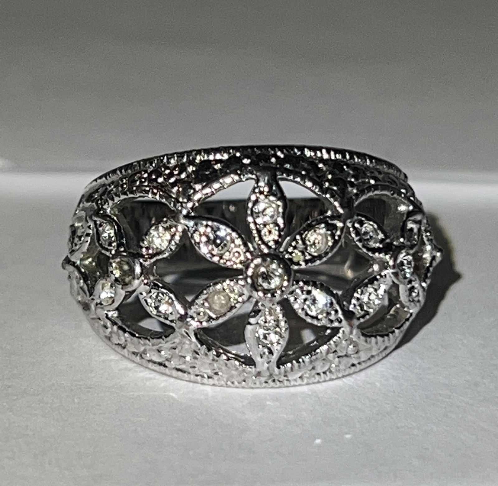 STERLING SILVER FLORAL COCKTAIL RING SZ 8 (1 of 3)