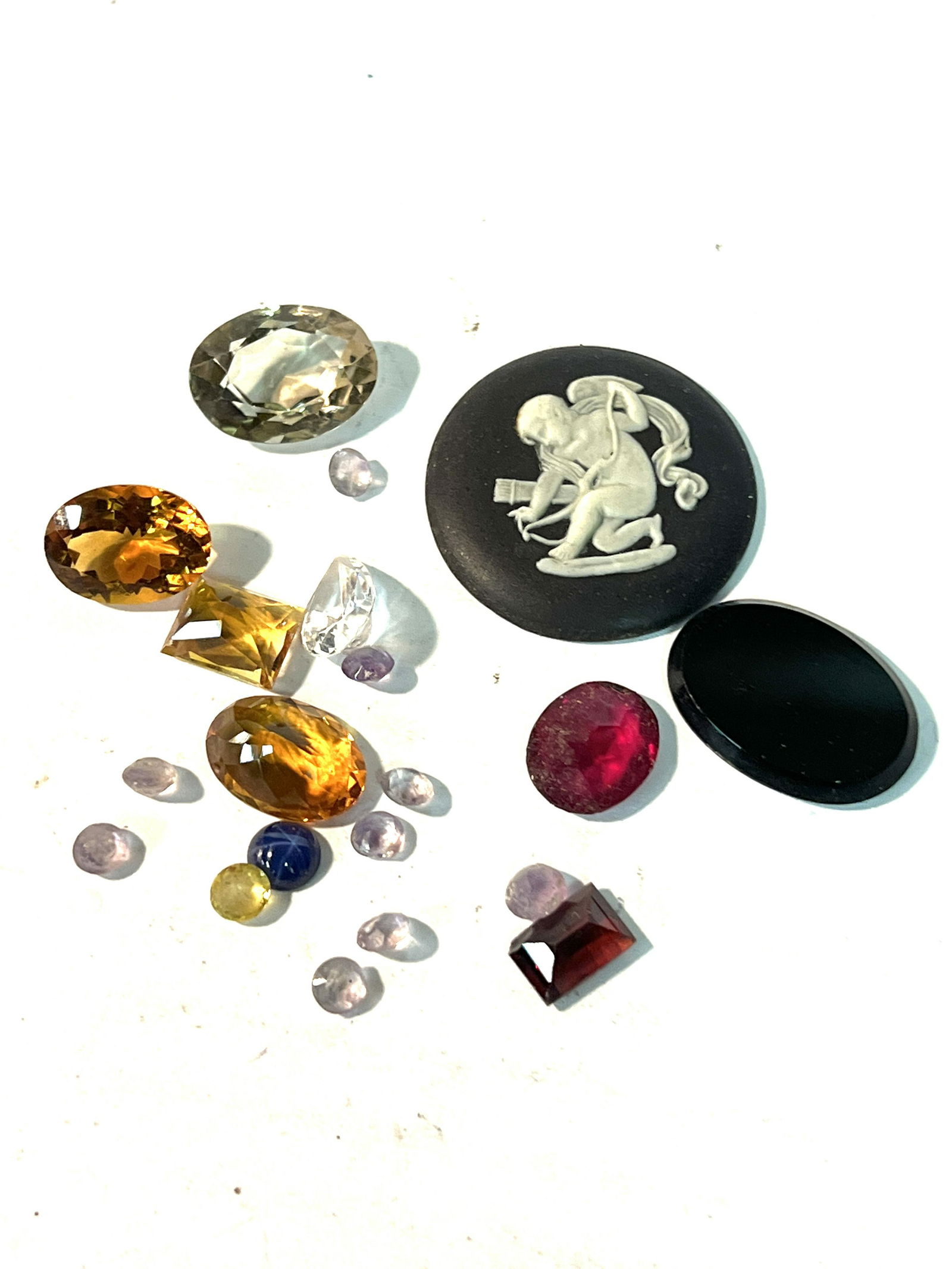 COLLECTION LOT OF ASSORTED GEMSTONES - SOLD AS A LOT (1 of 4)