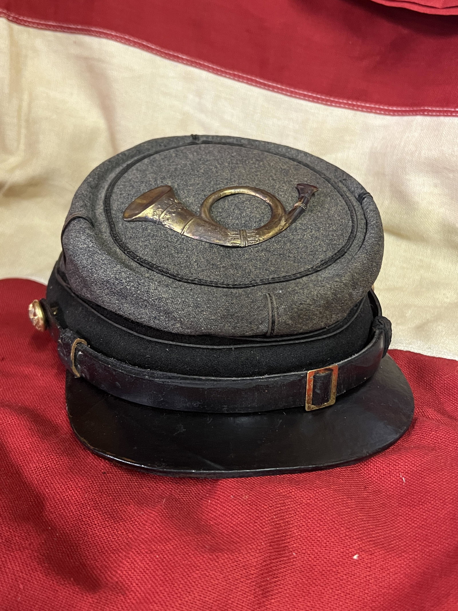 CIVIL WAR CONFEDERATE INFANTRY OFFICER KEPI HAT CAP: CIVIL WAR CONFEDERATE INFANTRY OFFICER KEPI HAT CAP. A RARE FIND. HAS THE MAKER MARKS ON IT "H.V. ALLIEN & CO." IT IS IN MINT OVERALL SHAPE AND CONDITION WITH A BEAUTIFUL OVERALL PATINA. HAS THE INFAN
