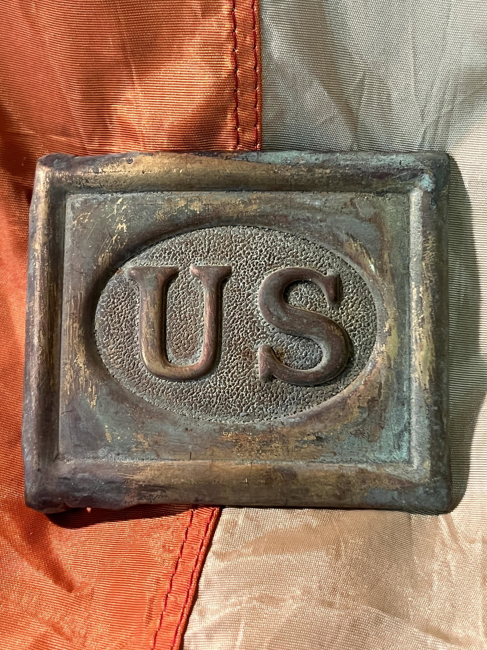 M1881 ANSON MILLS U.S. OFFICER BELT BUCKLE: M1881 ANSON MILLS U.S. OFFICER BELT BUCKLE. A RARE FIND. IT IS IN MINT OVERALL SHAPE AND CONDITION WITH A BEAUTIFUL OVERALL PATINA. HAS A GREAT LOOK TO IT WITH AN EXCELLENT OVERALL EYE APPEAL. A GREAT