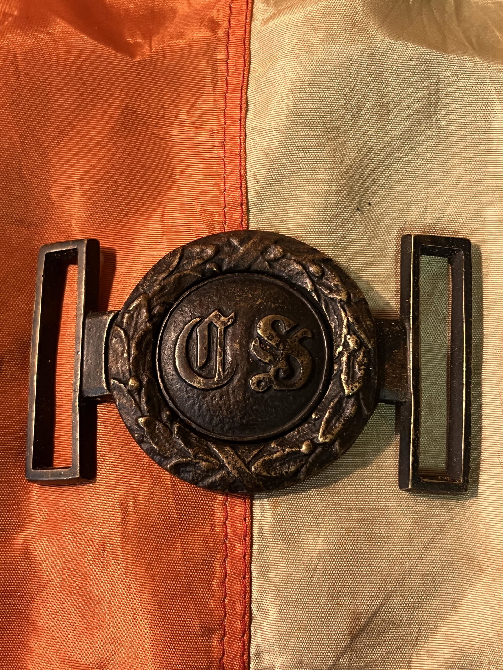 RARE CIVIL WAR CONFEDERATE "C.S." 2 PIECE BELT BUCKLE: RARE CIVIL WAR CONFEDERATE "C.S." 2 PIECE BELT BUCKLE. A VERY RARE FIND. IT IS IN MINT OVERALL SHAPE AND CONDITION WITH A BEAUTIFUL OVERALL PATINA. HAS A GREAT LOOK TO IT WITH AN EXCELLENT OVERALL EYE