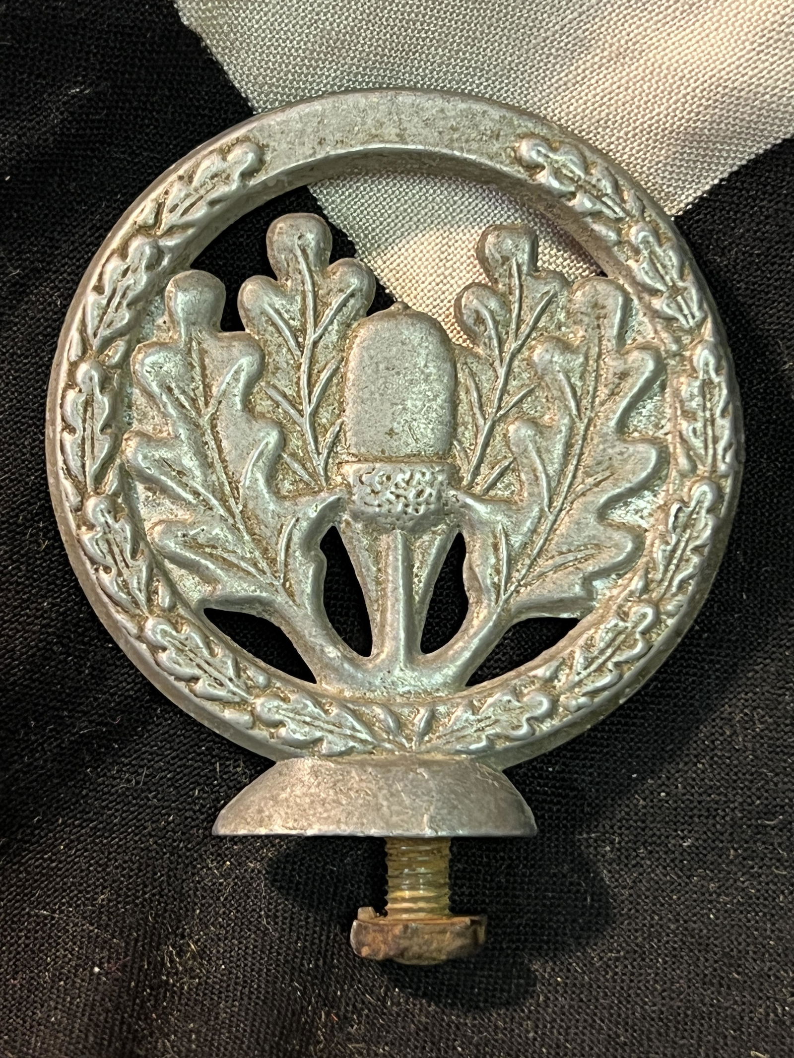 WW2 GERMAN WAFFEN SS FLAG POLE TOP WITH CLOVER LEAF: WW2 GERMAN WAFFEN SS FLAG POLE TOP WITH CLOVER LEAF. IN GOOD SHAPE AND USED CONDITION WITH A NICE PATINA THROUGHOUT. PLEASE VIEW ALL DETAILED PICTURES. A WELL MADE ANTIQUE ARTIFACT.