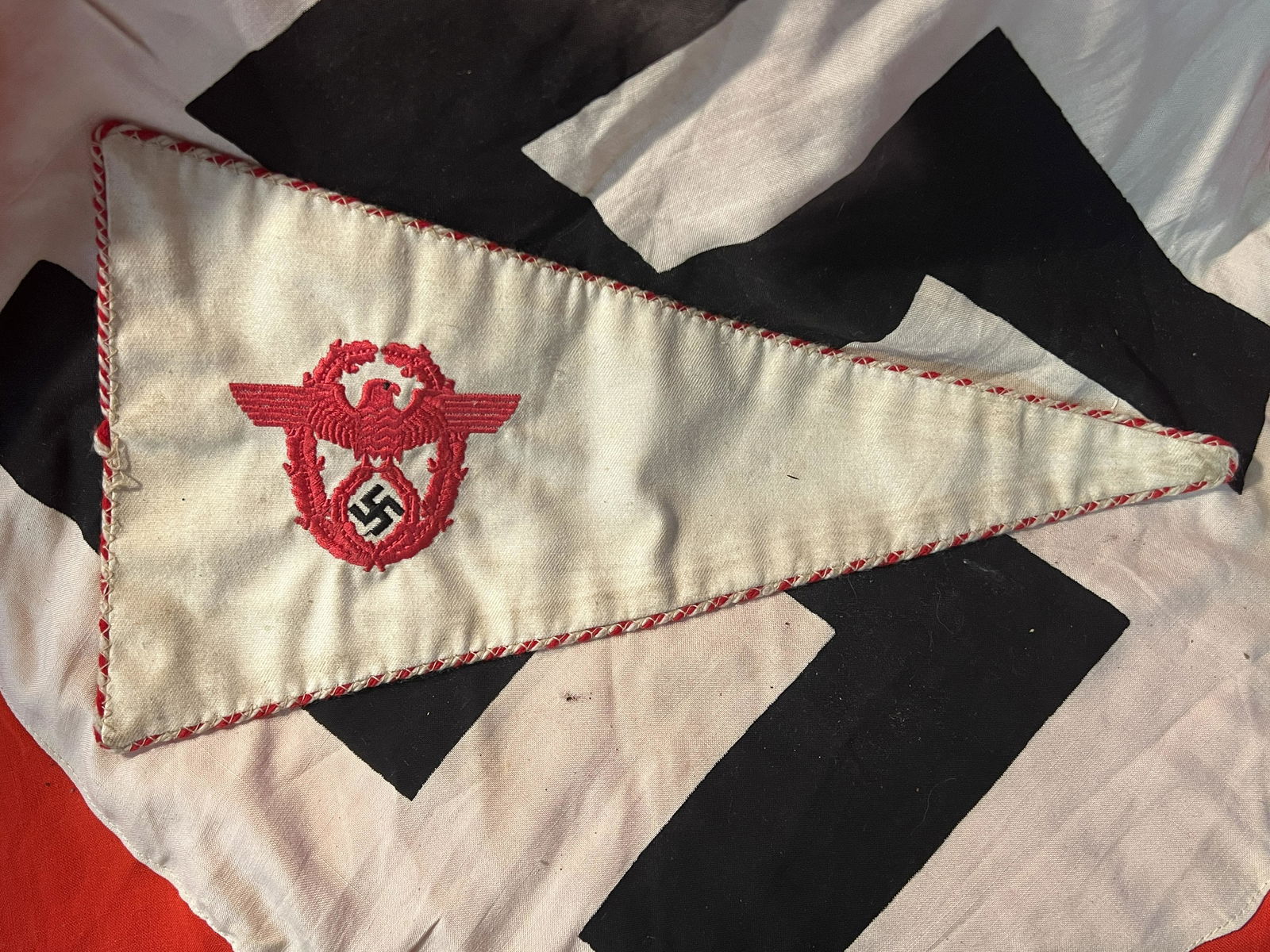 WW2 GERMAN FIRE POLICE VEHICLE PENNANT - VET BRING BACK: WW2 GERMAN FIRE POLICE VEHICLE PENNANT - VET BRING BACK. IT IS IN GOOD OVERALL SHAPE AND CONDITION WITH A NICE PATINA THROUGHOUT. PLEASE VIEW ALL DETAILED PICTURES. A WELL MADE WW2 GERMAN ARTIFACT.