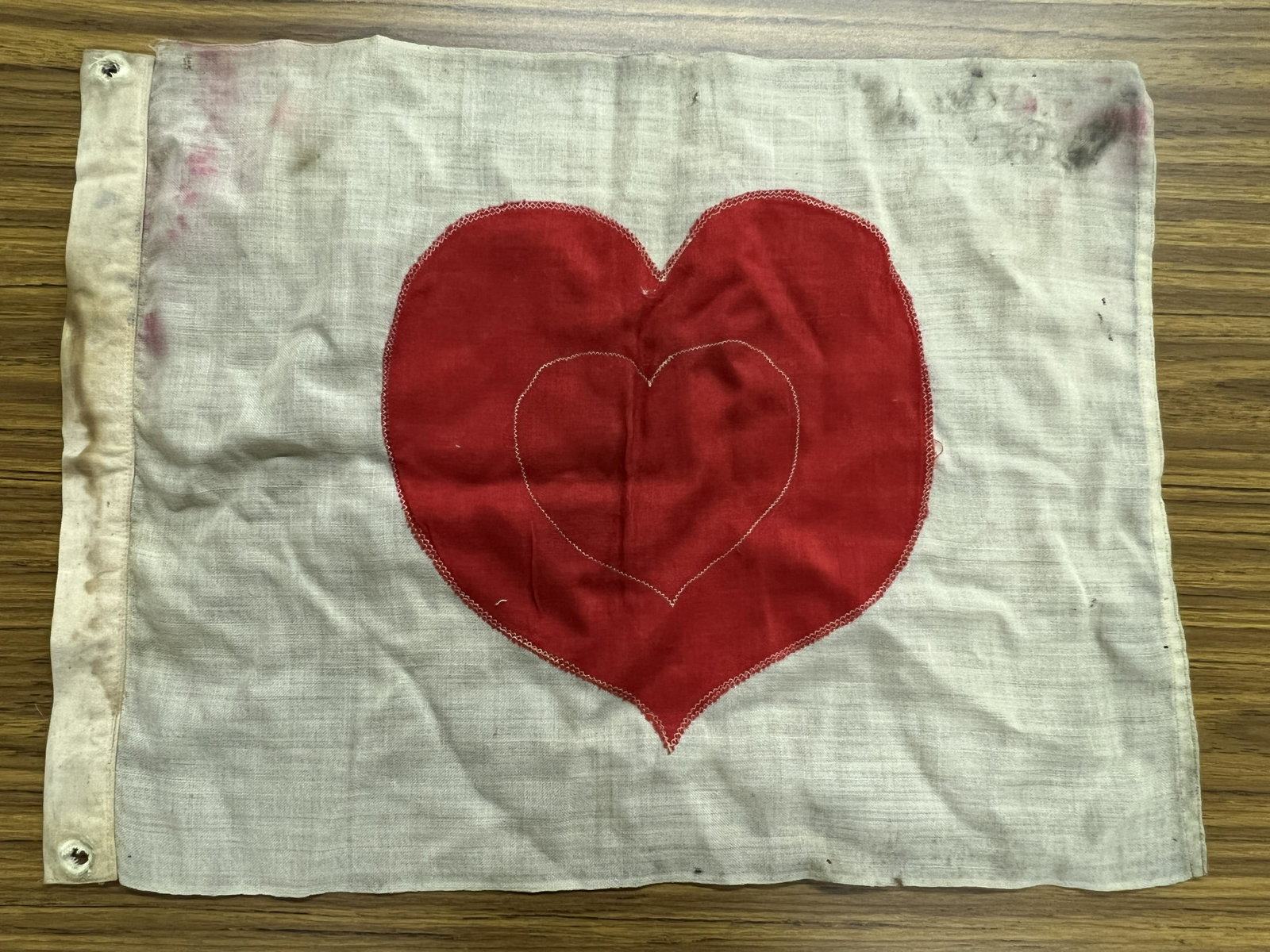 SCARCE CIVIL WAR UNION DIVISION BATTLE FLAG: SCARCE CIVIL WAR UNION DIVISION BATTLE FLAG. A VERY RARE FIND. IT IS IN MINT OVERALL SHAPE AND CONDITION WITH A BEAUTIFUL OVERALL PATINA. HAS A GREAT LOOK TO IT WITH AN EXCELLENT OVERALL EYE APPEAL. H