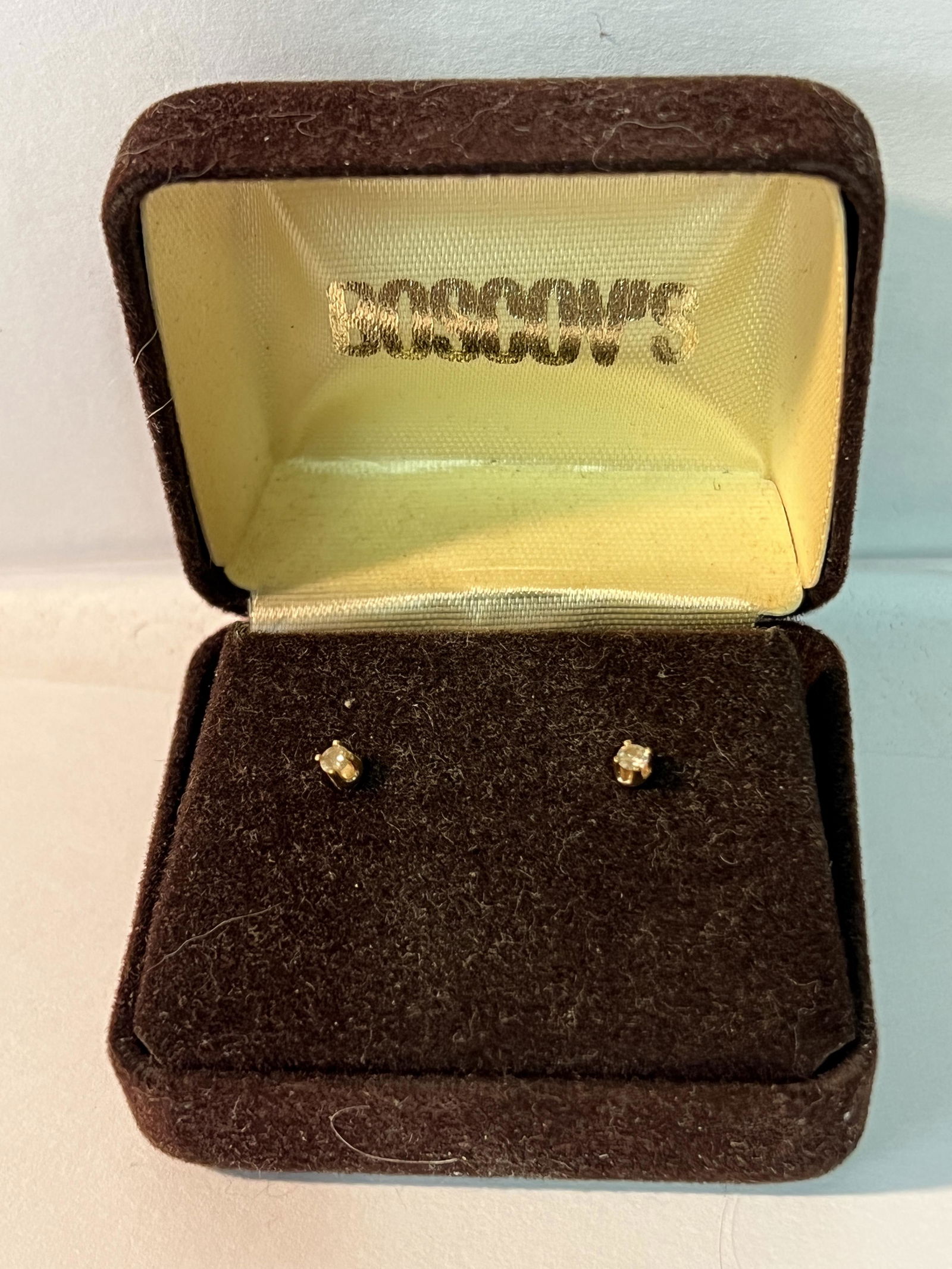 14K GOLD .10 TCW DIAMONDS STUDS EARRINGS (1 of 2)