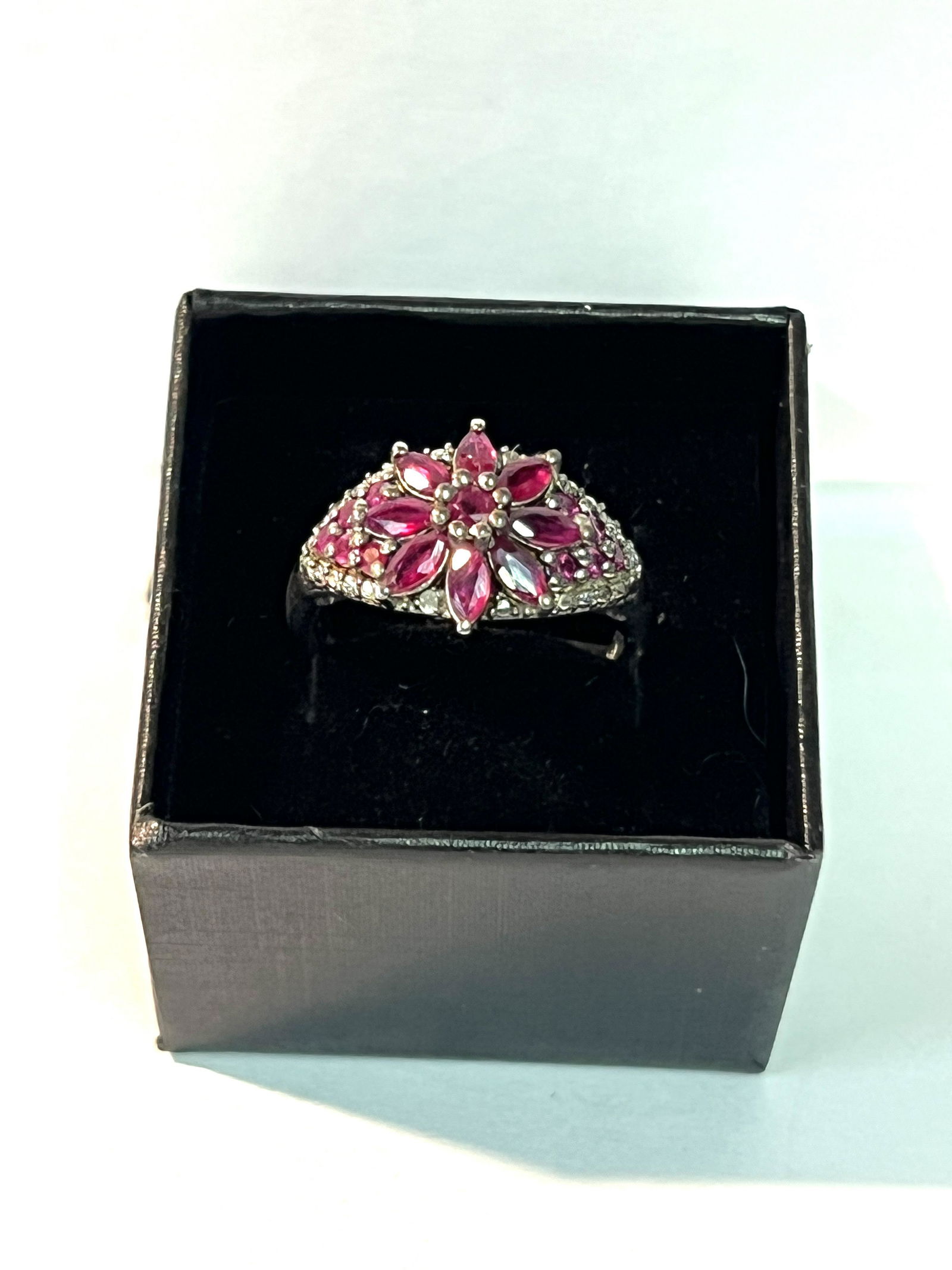 STERLING SILVER RED RUBIES COCKTAIL RING SZ 7.5 (1 of 3)
