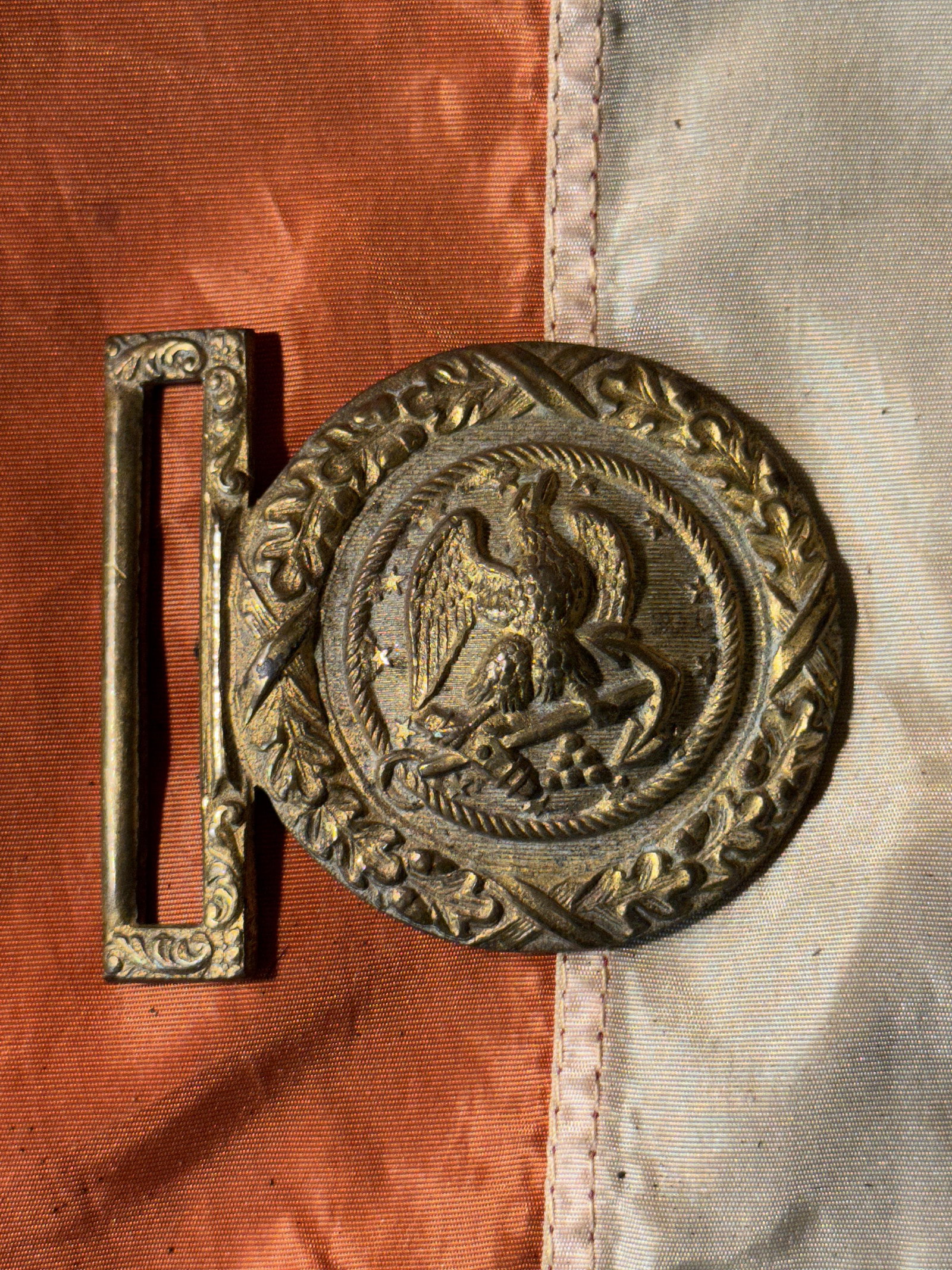 SCARCE CIVIL WAR USN NAVY BELT BUCKLE: SCARCE CIVIL WAR USN NAVY BELT BUCKLE. A RARE FIND. IT IS IN MINT OVERALL SHAPE AND CONDITION WITH A BEAUTIFUL OVERALL PATINA. A GREAT FIND AND AN EXCELLENT ADDITION TO YOUR COLLECTION.