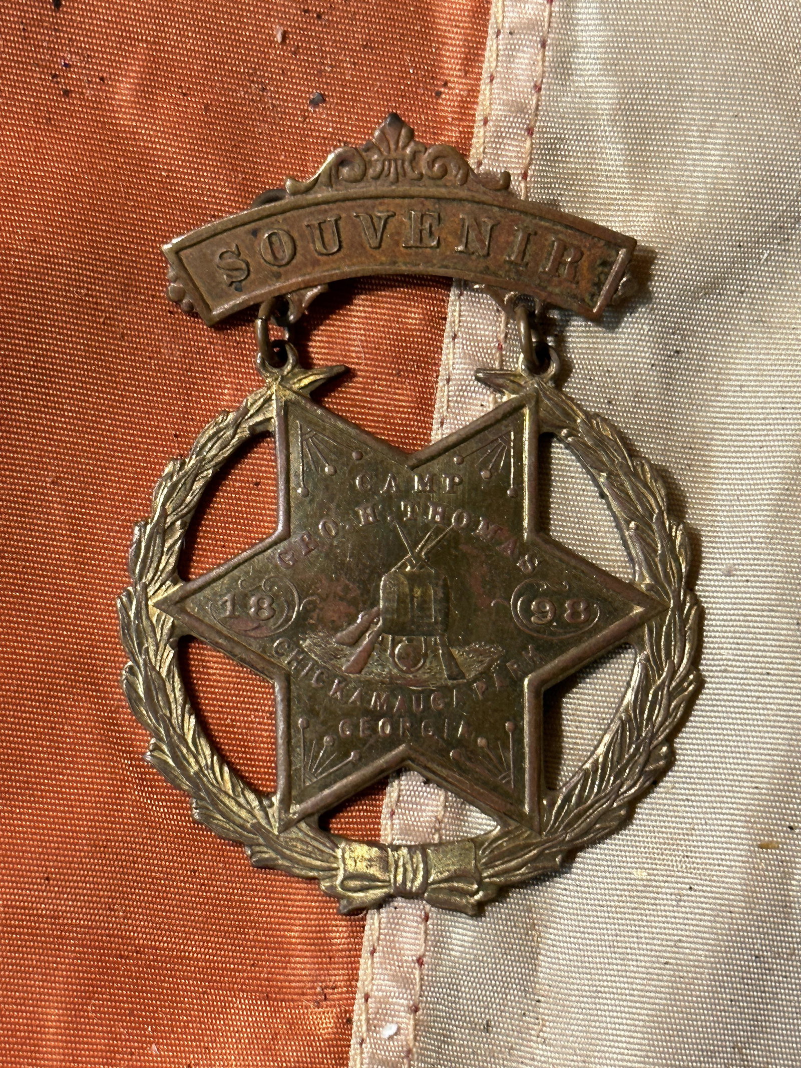 CIVIL WAR 1898 CONFEDERATE VETERANS GEORGIA CAMP MEDAL: CIVIL WAR 1898 CONFEDERATE VETERANS GEORGIA CAMP MEDAL. A RARE FIND. IT IS IN MINT OVERALL SHAPE AND CONDITION WITH A BEAUTIFUL OVERALL PATINA. A GREAT FIND AND AN EXCELLENT ADDITION TO YOUR COLLECTIO