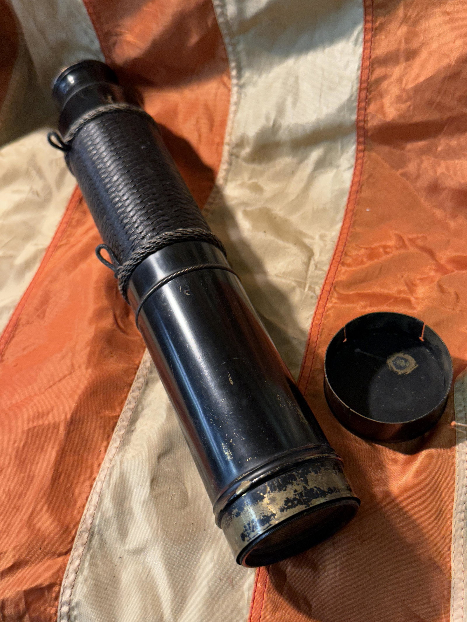 SCARCE CIVIL WAR OFFICER TELESCOPE: SCARCE CIVIL WAR OFFICER TELESCOPE. A RARE FIND. IT IS IN MINT OVERALL SHAPE AND CONDITION WITH A BEAUTIFUL OVERALL PATINA. A GREAT FIND AND AN EXCELLENT ADDITION TO YOUR COLLECTION.