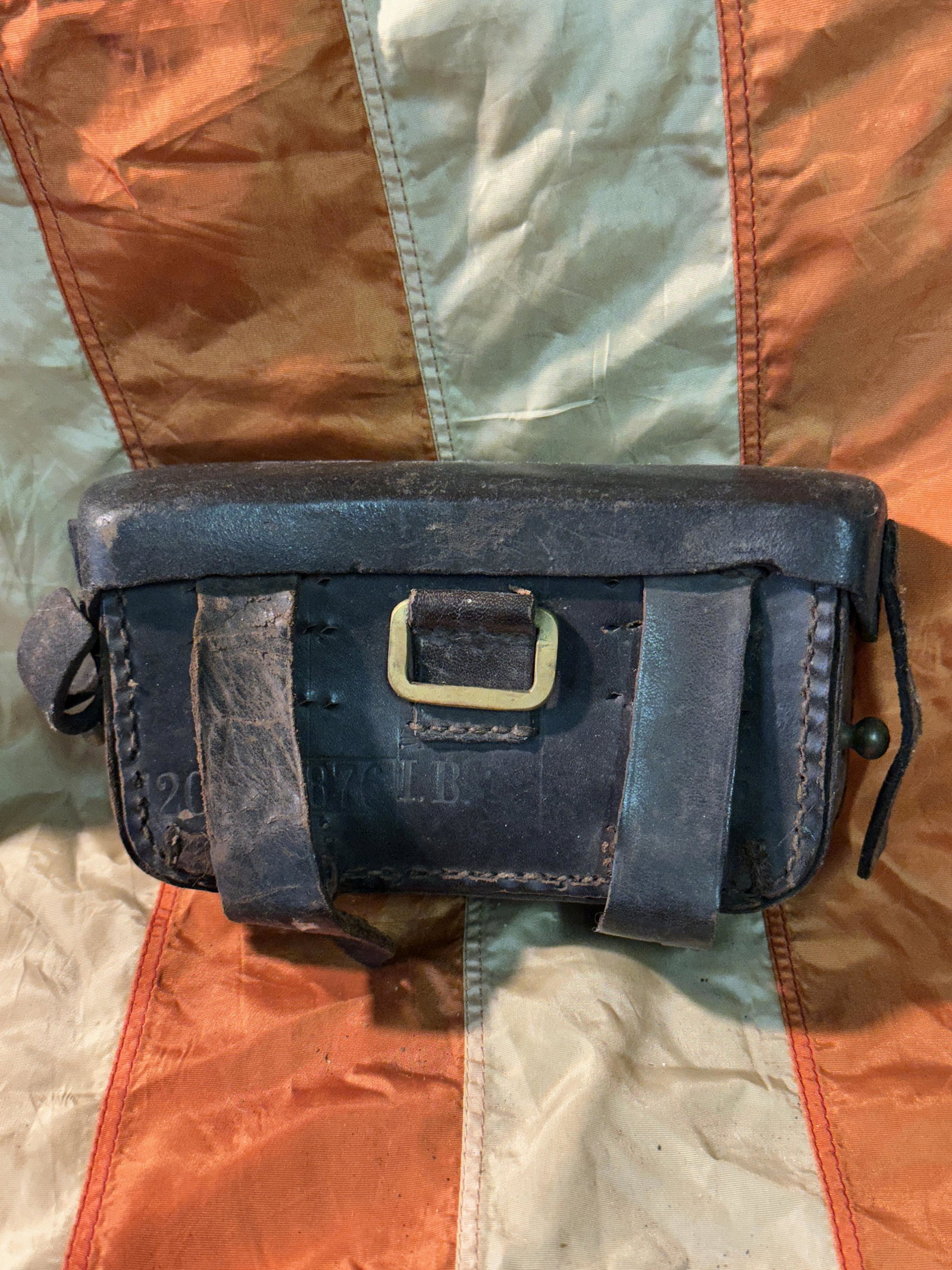 DATED 1870 POST CIVIL WAR CARTRIDGE BOX: DATED 1870 POST CIVIL WAR CARTRIDGE BOX. A RARE FIND. IT IS IN MINT OVERALL SHAPE AND CONDITION WITH A BEAUTIFUL OVERALL PATINA. A GREAT FIND AND AN EXCELLENT ADDITION TO YOUR COLLECTION.