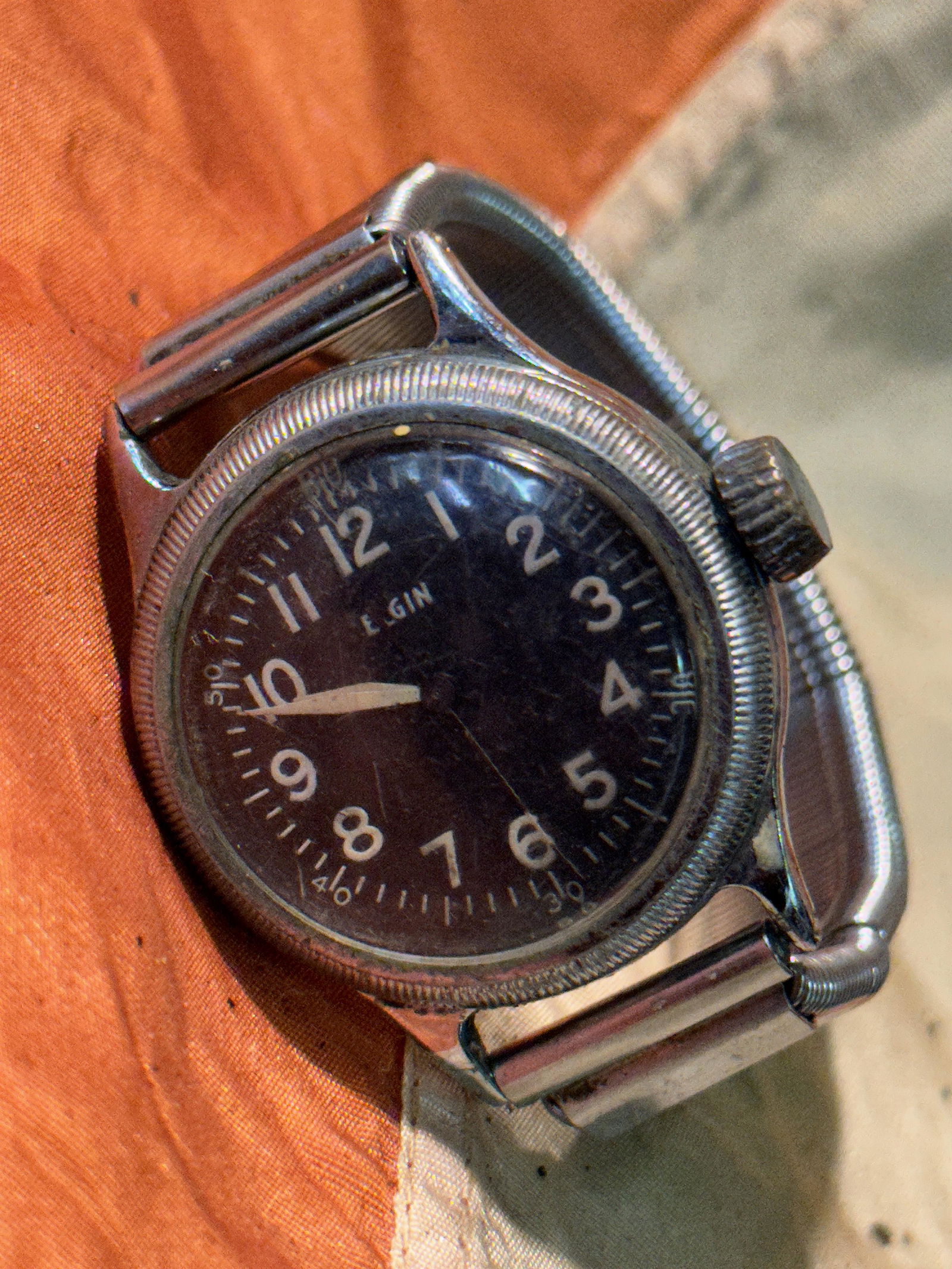 RARE WW2 A.F. U.S. ARMY TYPE A-II SOLDIERS WRISTWATCH: RARE WW2 A.F. U.S. ARMY TYPE A-II SOLDIERS WRISTWATCH. A VERY RARE FIND. IT IS IN MINT OVERALL SHAPE AND CONDITION. RUNS, WORKS, TICKS, WINDS AND KEEPS TIME. HAS A GREAT LOOK TO IT WITH AN EXCELLENT O