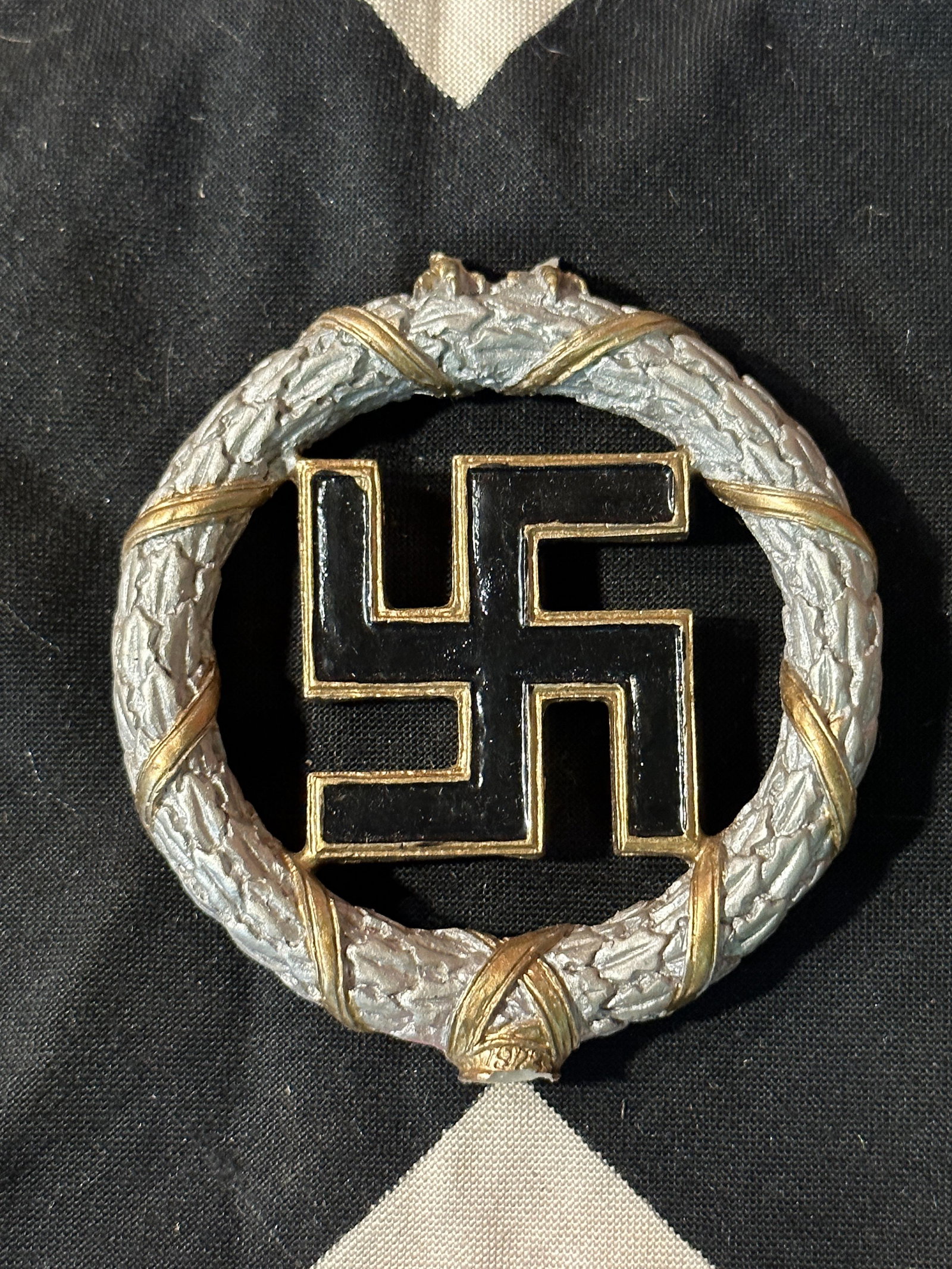 RARE WW2 GERMAN NSDAP POLITICAL FLAG TOP: RARE WW2 GERMAN NSDAP POLITICAL FLAG TOP. APPEARS TO BE BROKEN ON THE TOP - WE ARE NOT SURE. PLEASE VIEW ALL DETAILED PICTURES.
