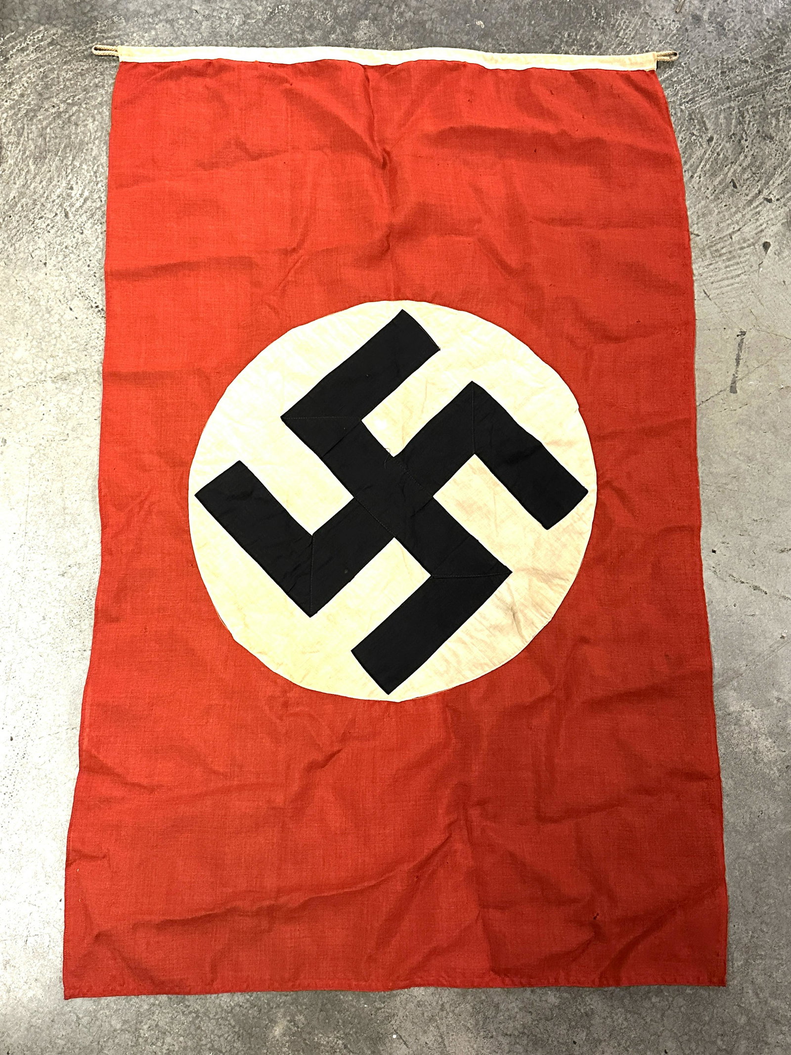 VET BRING BACK WW2 GERMAN NSDAP FLAG: VET BRING BACK WW2 GERMAN NSDAP FLAG. WAS BROUGHT BACK HOME BY A VET. IT IS IN GOOD OVERALL SHAPE AND CONDITION WITH A BEAUTIFUL OVERALL PATINA. SHOWS WEAR BUT IT IS MINT. PLEASE VIEW ALL DETAILED PIC