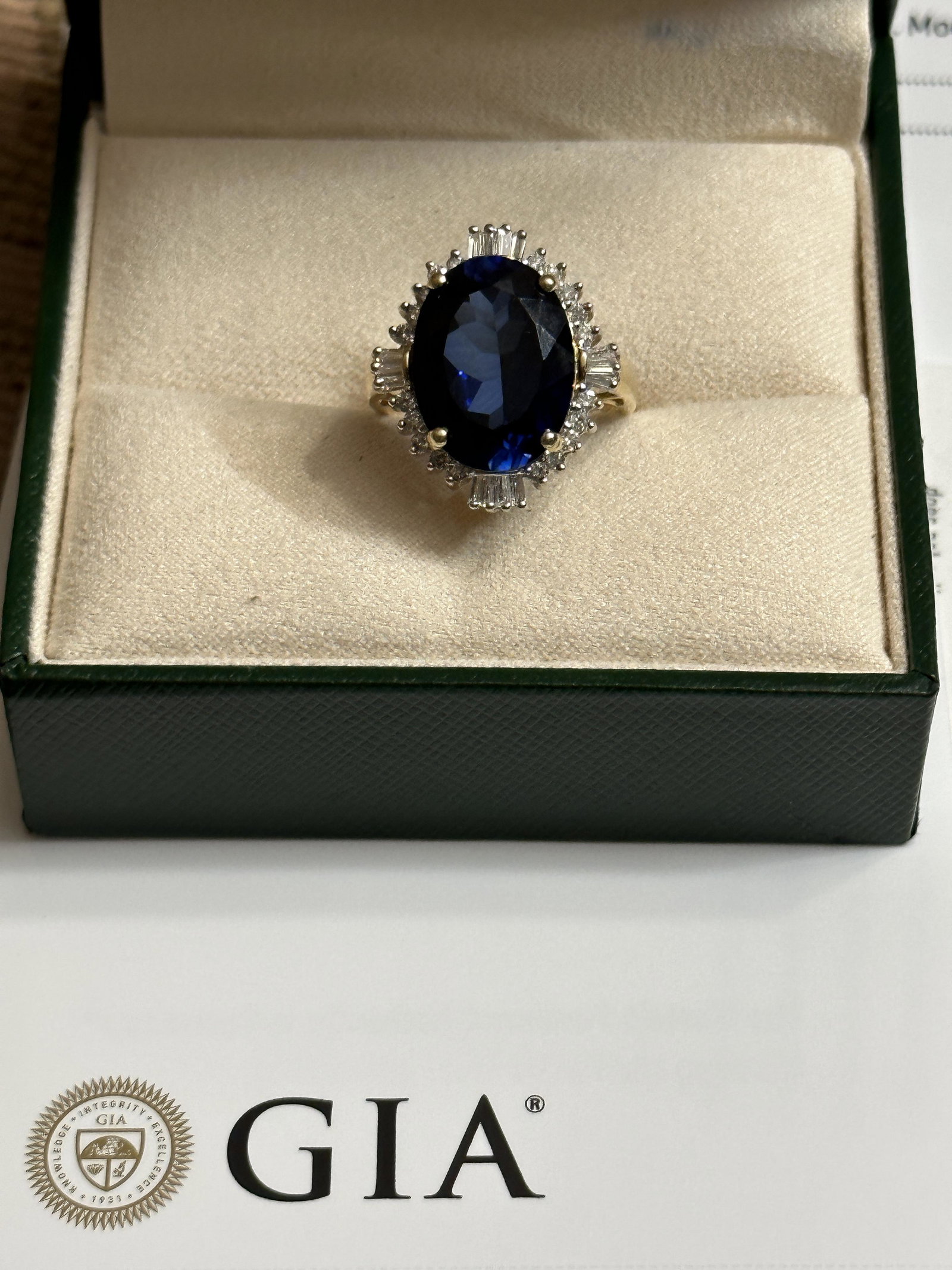 GIA CERTIFIED 10.58 CT SAPPHIRE AND DIAMONDS RING SZ 7 (1 of 4)