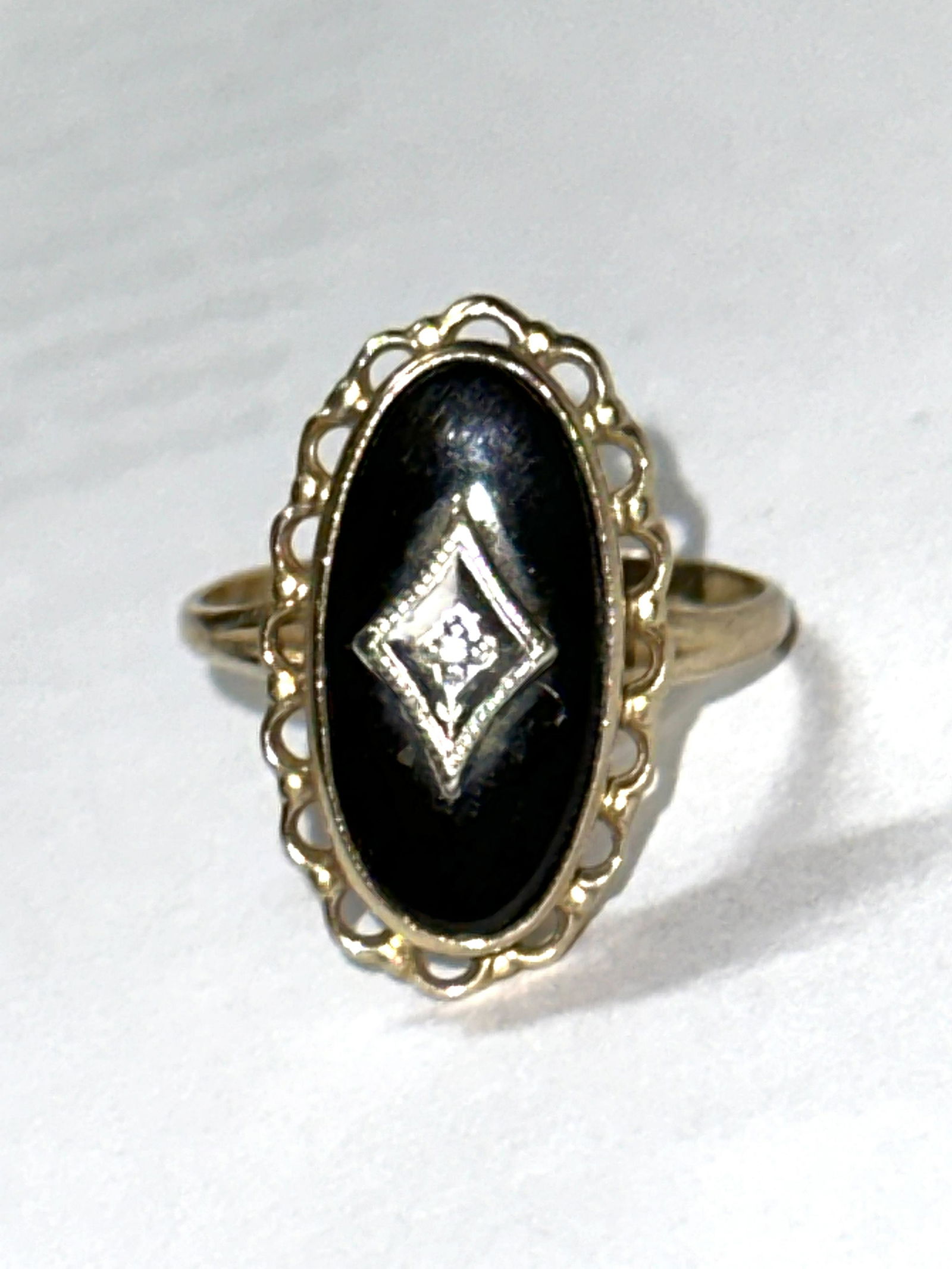 VICTORIAN 10K GOLD DIAMOND INLAID ONYX RING SZ 6 (1 of 3)