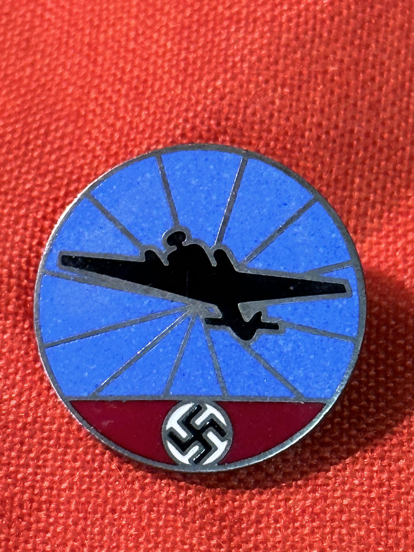 WW2 GERMAN LUFTWAFFE BOMBER LAPEL PIN BADGE: WW2 GERMAN LUFTWAFFE BOMBER LAPEL PIN BADGE MARKED GES. GESCH. A RARE FIND. IT IS IN MINT OVERALL SHAPE AND CONDITION WITH A NICE PATINA THROUGHOUT. PLEASE VIEW ALL DETAILED PICTURES. A WELL MADE ANTI
