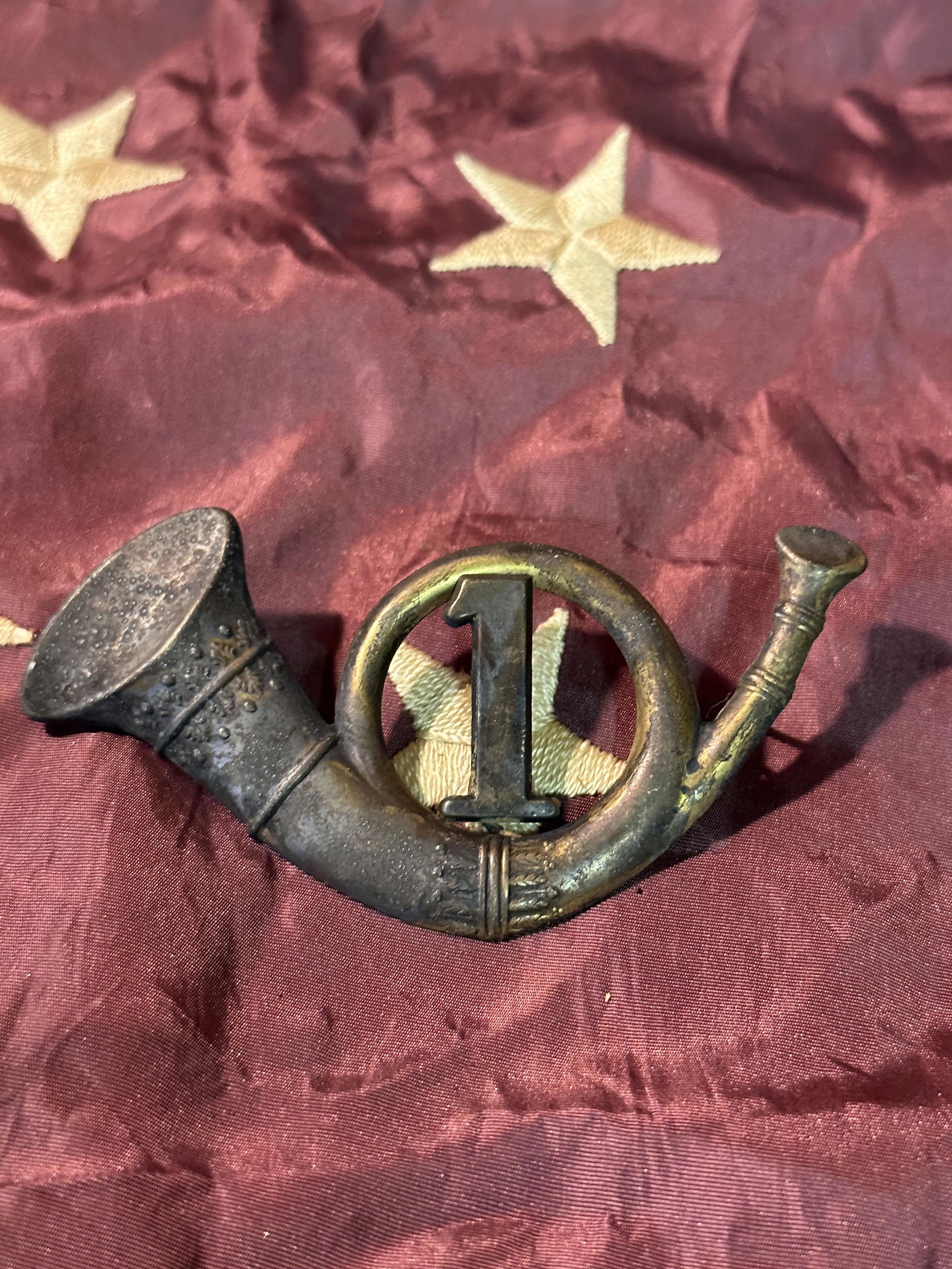 SCARCE CIVIL WAR INFANTRY HORN #1 KEPI HAT CAP BADGE: SCARCE CIVIL WAR INFANTRY HORN #1 KEPI HAT CAP BADGE. IT IS IN MINT OVERALL SHAPE AND CONDITION WITH A BEAUTIFUL OVERALL PATINA. PLEASE VIEW ALL DETAILED PICTURES. A GREAT FIND AND AN EXCELLENT ADDITI