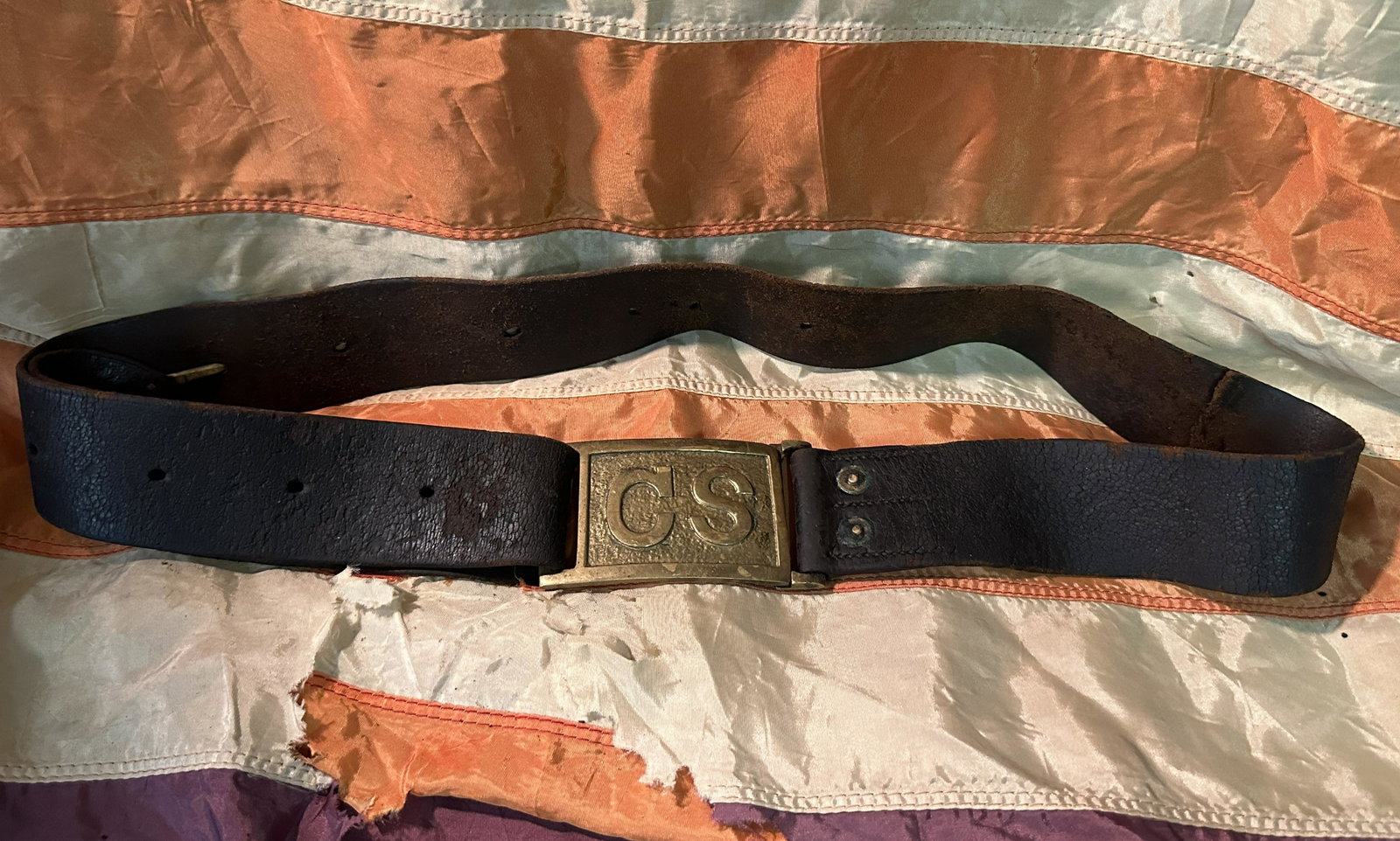 SCARCE CIVIL WAR C.S. CONFEDERATE BELT WITH BUCKLE: SCARCE CIVIL WAR C.S. CONFEDERATE BELT WITH BUCKLE. A VERY RARE FIND. IT IS IN MINT OVERALL SHAPE AND CONDITION WITH A BEAUTIFUL OVERALL PATINA. HAS A GREAT LOOK TO IT WITH AN EXCELLENT OVERALL EYE AP