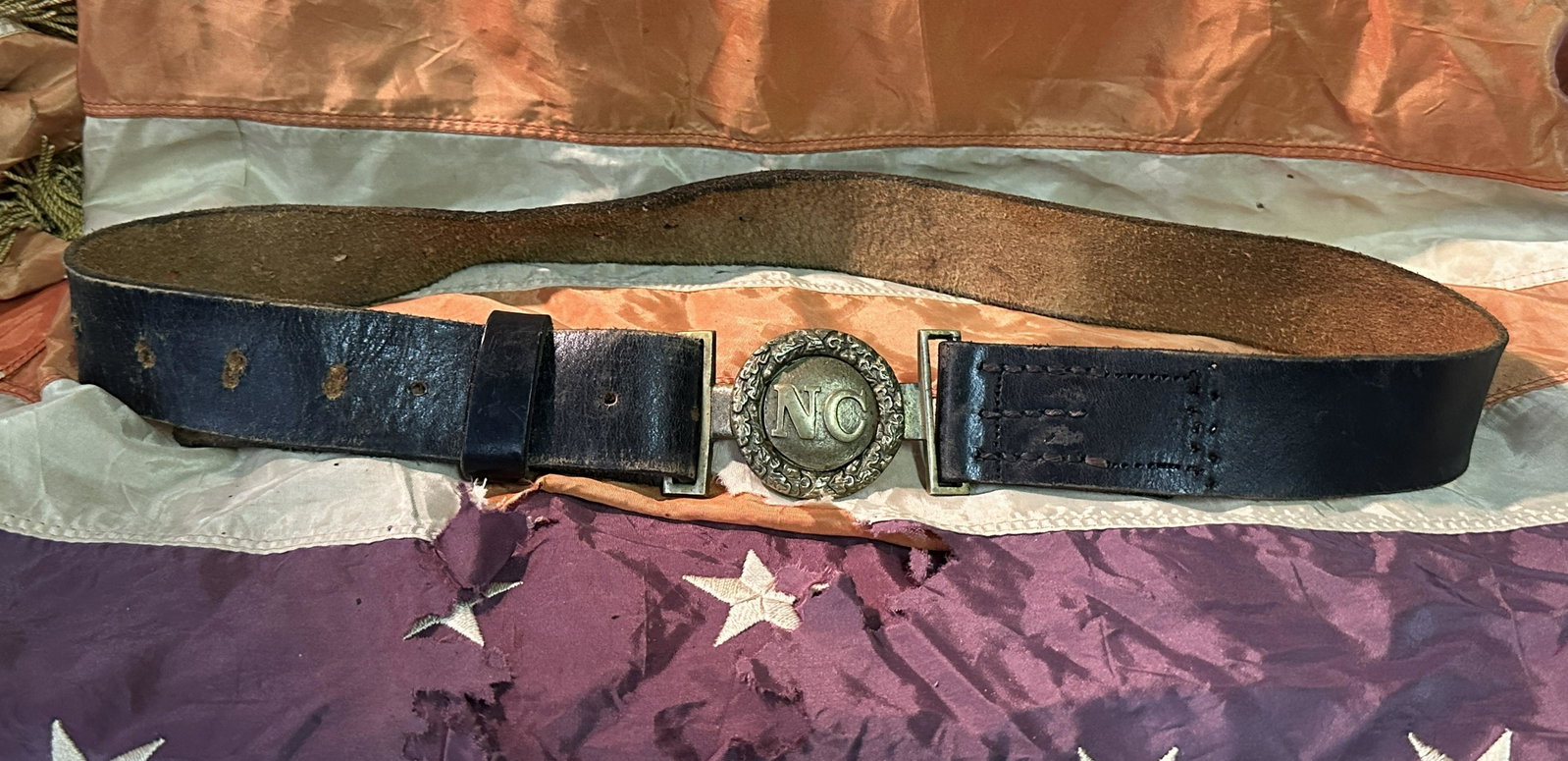 RARE CIVIL WAR CONFEDERATE NORTH CAROLINA BELT WITH BUCKLE: RARE CIVIL WAR CONFEDERATE NORTH CAROLINA BELT WITH BUCKLE. A VERY RARE FIND. IT IS IN MINT OVERALL SHAPE AND CONDITION WITH A BEAUTIFUL OVERALL PATINA. HAS A GREAT LOOK TO IT WITH AN EXCELLENT OVERAL