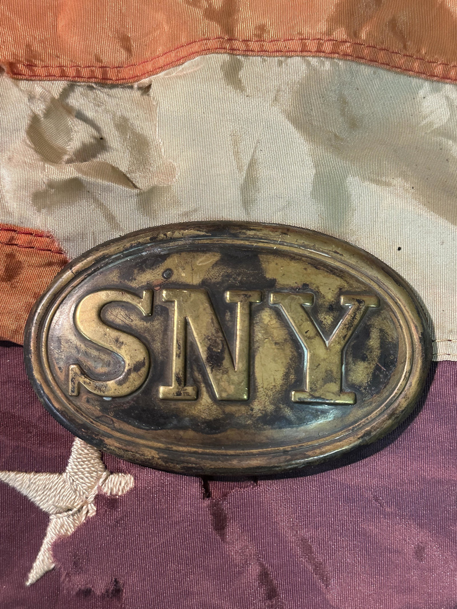 RARE CIVIL WAR SNY BELT BUCKLE: RARE CIVIL WAR SNY BELT BUCKLE. A RARE FIND. IT IS IN MINT OVERALL SHAPE AND CONDITION WITH A BEAUTIFUL OVERALL PATINA. HAS A GREAT LOOK TO IT WITH AN EXCELLENT OVERALL EYE APPEAL. PLEASE VIEW ALL DET