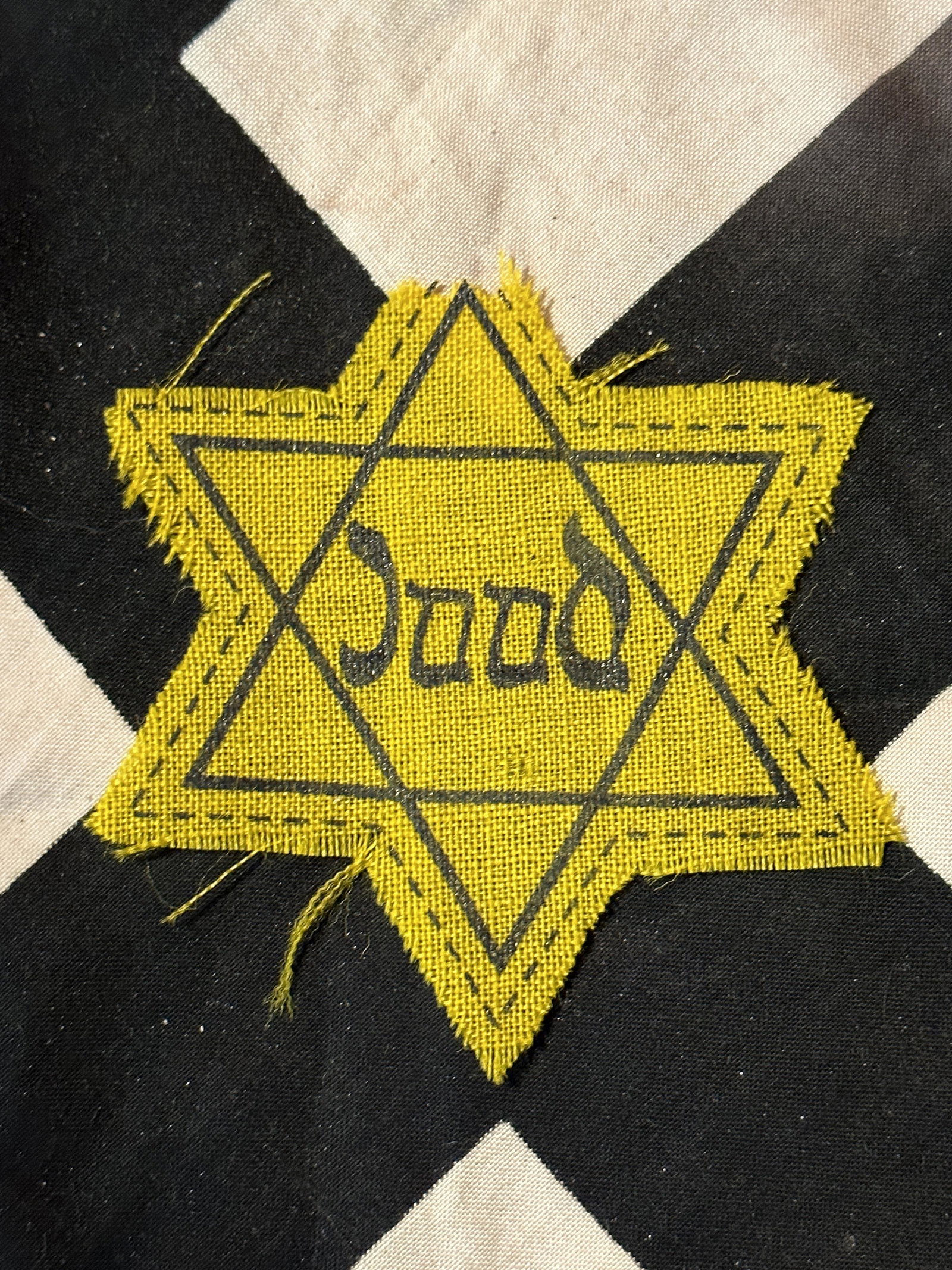 SCARCE WW2 GERMAN JOOD STAR OF DAVID: SCARCE WW2 GERMAN JOOD STAR OF DAVID. A RARE FIND. IT IS IN MINT OVERALL SHAPE AND CONDITION WITH A BEAUTIFUL OVERALL PATINA. SHOWS GOOD WEAR AND USE. PLEASE VIEW ALL DETAILED PICTURES. A WELL MADE AN