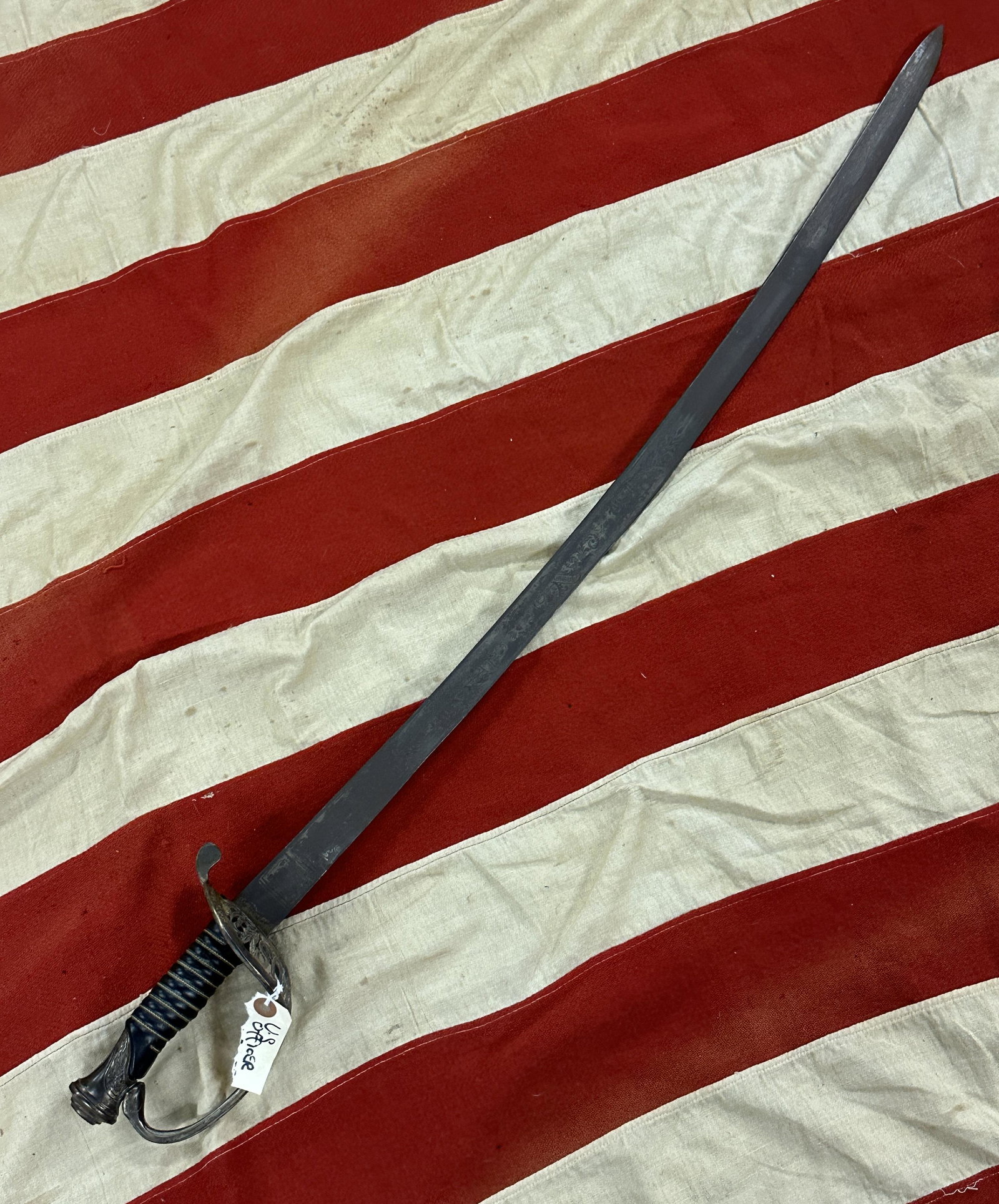 SCARCE CIVIL WAR OFFICER U.S. CAVALRY SABER W/ETCHED BLADE: SCARCE CIVIL WAR OFFICER U.S. CAVALRY SABER W/ETCHED BLADE