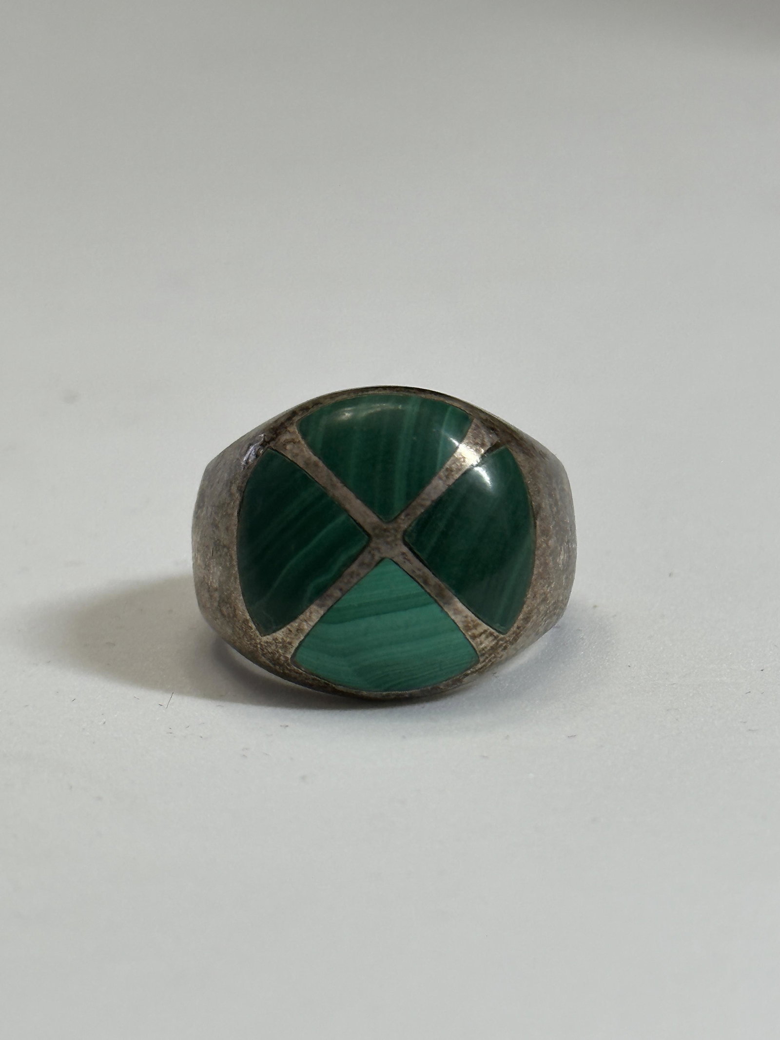 MEXICAN STERLING SILVER GREEN STONE COCKTAIL RING SZ 7.5 (1 of 3)
