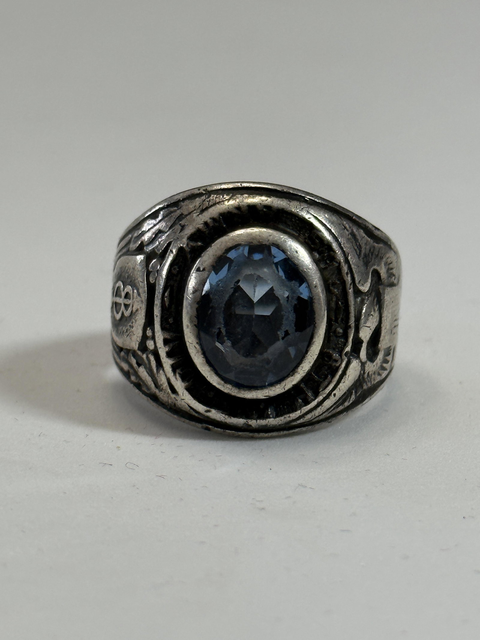 WW2 STERLING SILVER U.S. ARMY OFFICER RING SZ 8 (1 of 3)