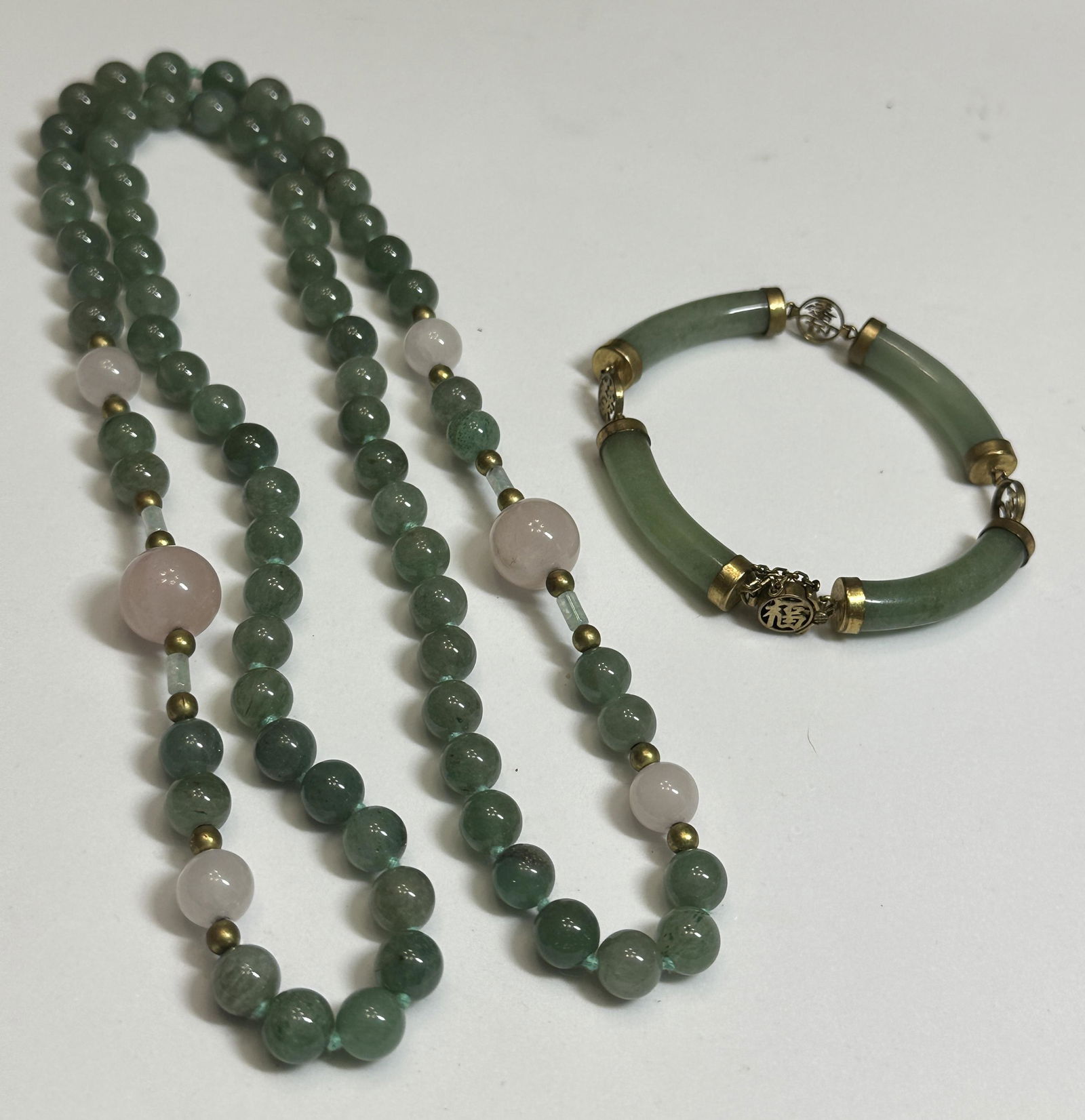 ESTATE LOT OF JADE AND ROSE QUARTZ BEADED NECKLACE AND BRACELET (1 of 7)