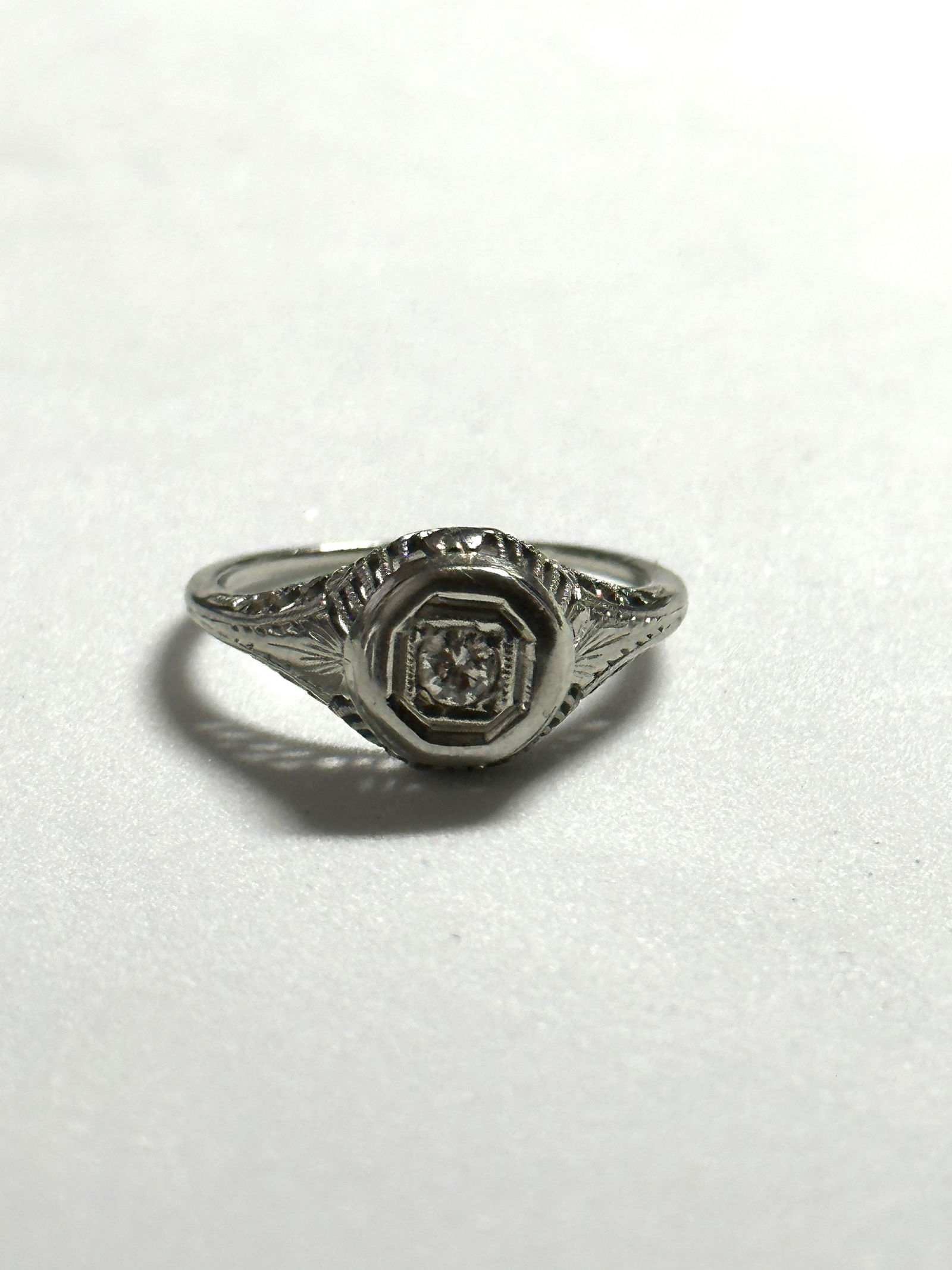 ART DECO 18K WHITE GOLD DIAMOND FILIGREE RING SZ 5.5 (1 of 3)