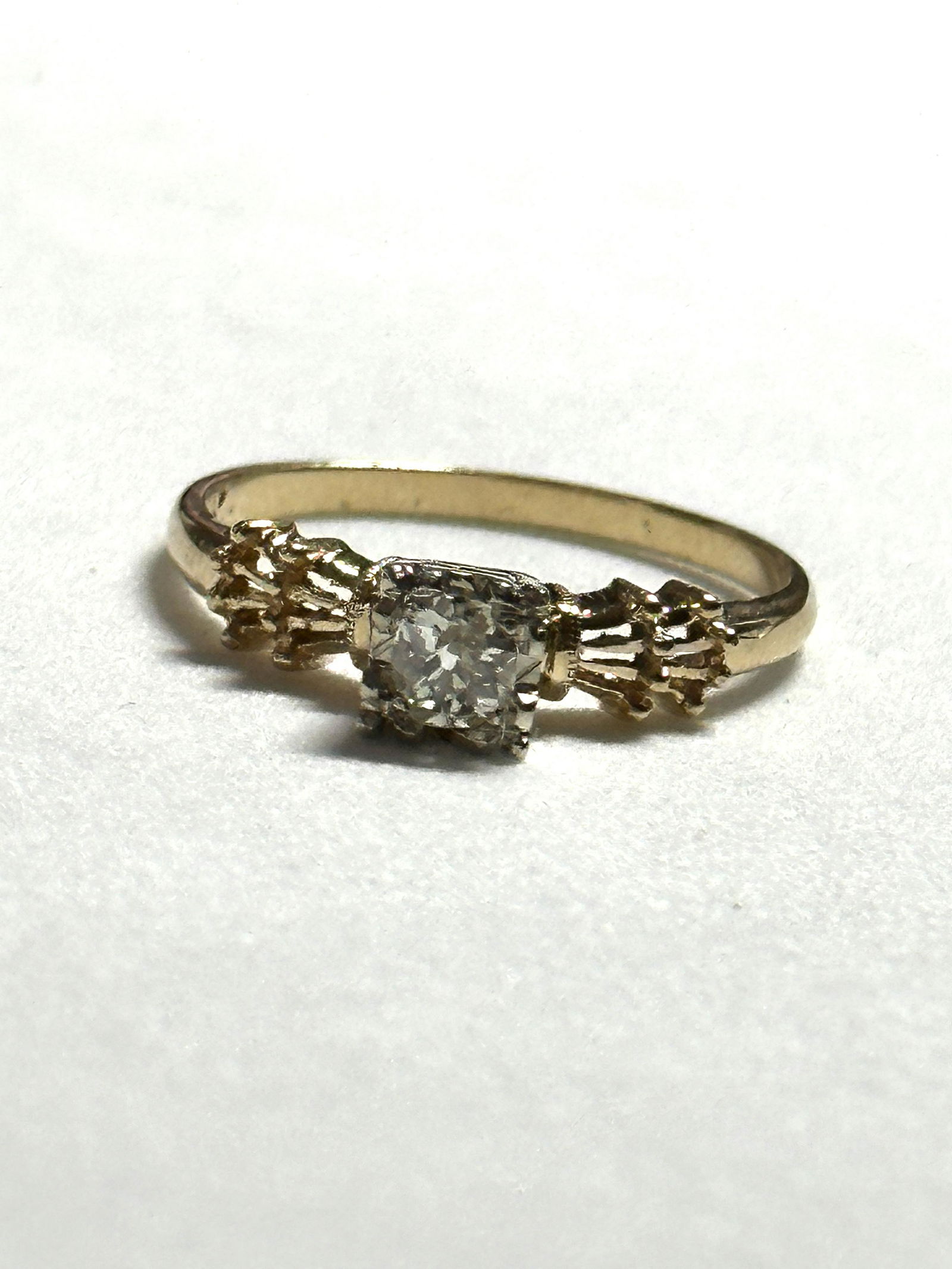 ESTATE 14K GOLD 1/4 CT VS2,G DIAMOND WEDDING RING SZ 7 (1 of 3)