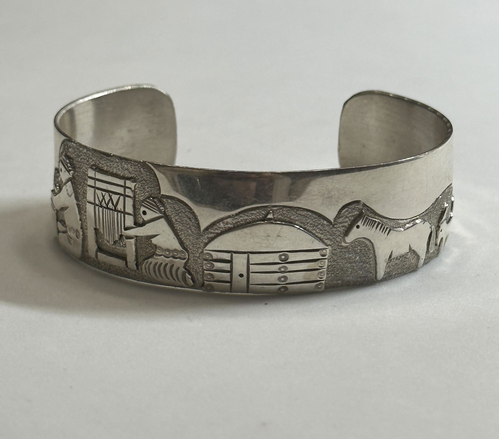 ESTATE STERLING SILVER NATIVE AMERICAN CUFF BANGLE BRACELET (1 of 3)