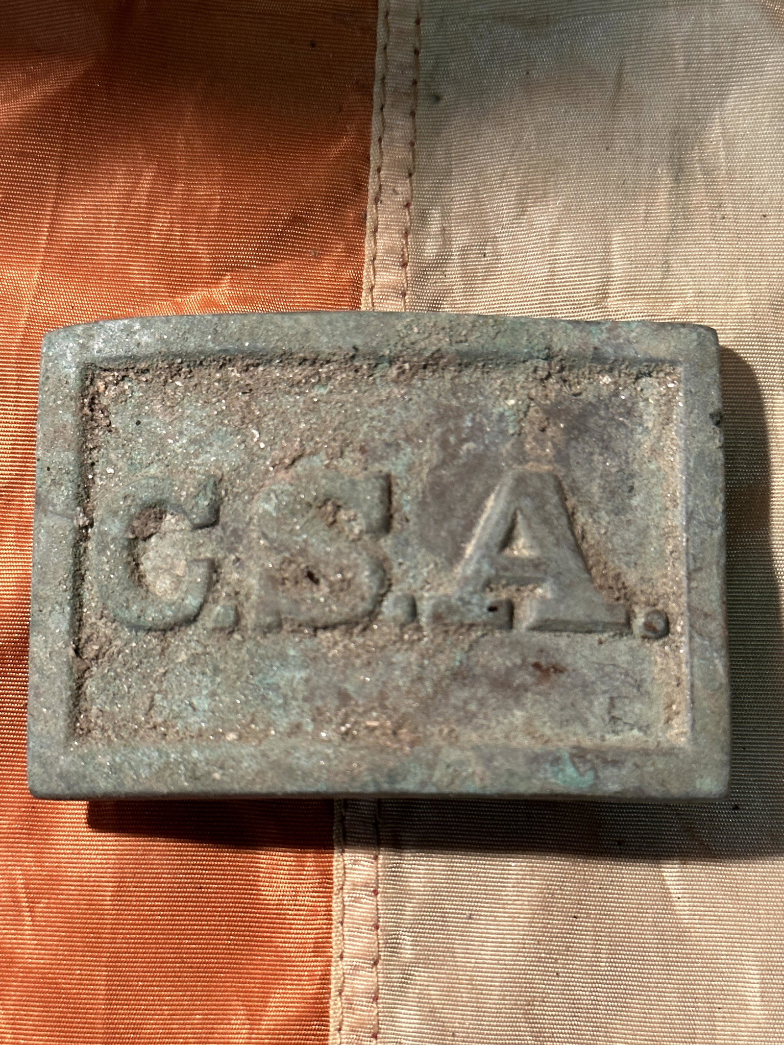 RARE CIVIL WAR CONFEDERATE CSA 3-PRONG BELT BUCKLE: RARE CIVIL WAR CONFEDERATE CSA 3-PRONG BELT BUCKLE. A RARE FIND. IT IS IN MINT OVERALL SHAPE AND CONDITION WITH A BEAUTIFUL OVERALL PATINA. HAS A GREAT LOOK TO IT WITH AN EXCELLENT OVERALL EYE APPEAL.