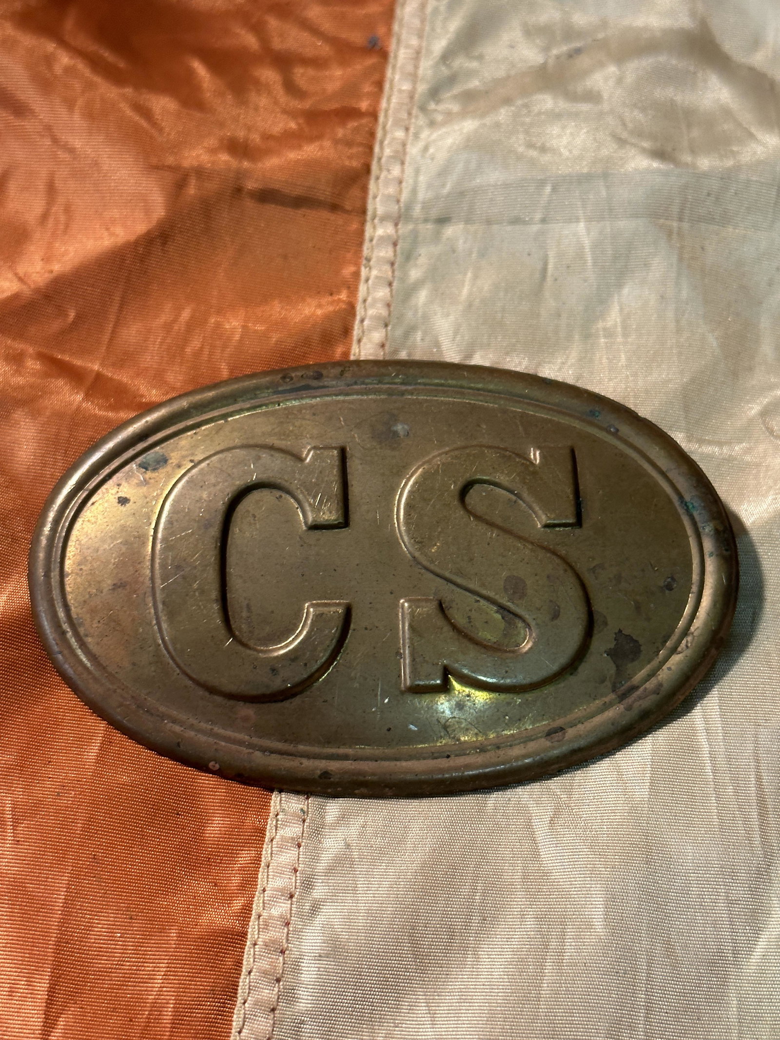 SCARCE CIVIL WAR CONFEDERATE C.S. CARTRIDGE BOX PLATE: SCARCE CIVIL WAR CONFEDERATE C.S. CARTRIDGE BOX PLATE. A RARE FIND. IT IS IN MINT OVERALL SHAPE AND CONDITION WITH A BEAUTIFUL OVERALL PATINA. HAS A GREAT LOOK TO IT WITH AN EXCELLENT OVERALL EYE APPE