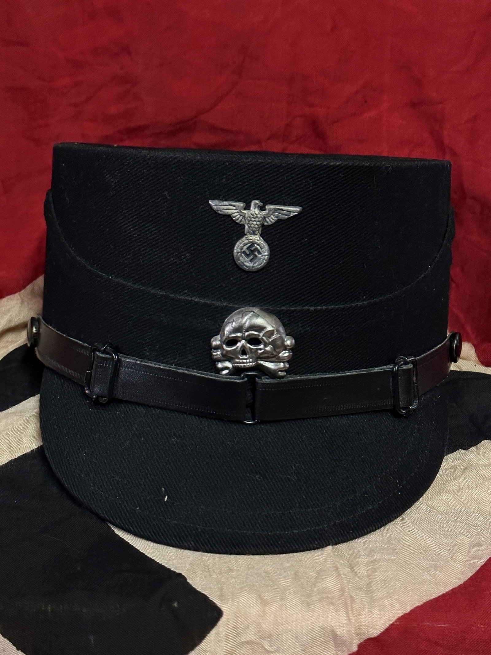 WW2 GERMAN TOTENKOPF ALLGEMEINE-SS COFFEE CAN HAT CAP KEPI W/RZM SS TAG: WW2 GERMAN TOTENKOPF ALLGEMEINE-SS COFFEE CAN HAT CAP KEPI W/RZM SS TAG. A VERY RARE FIND. HAS THE EARLY DEATH SKULL AND THE EAGLE INSIGNIA'S. SHOWS GOOD WEAR AND USE. PLEASE VIEW ALL DETAILED PICTURE